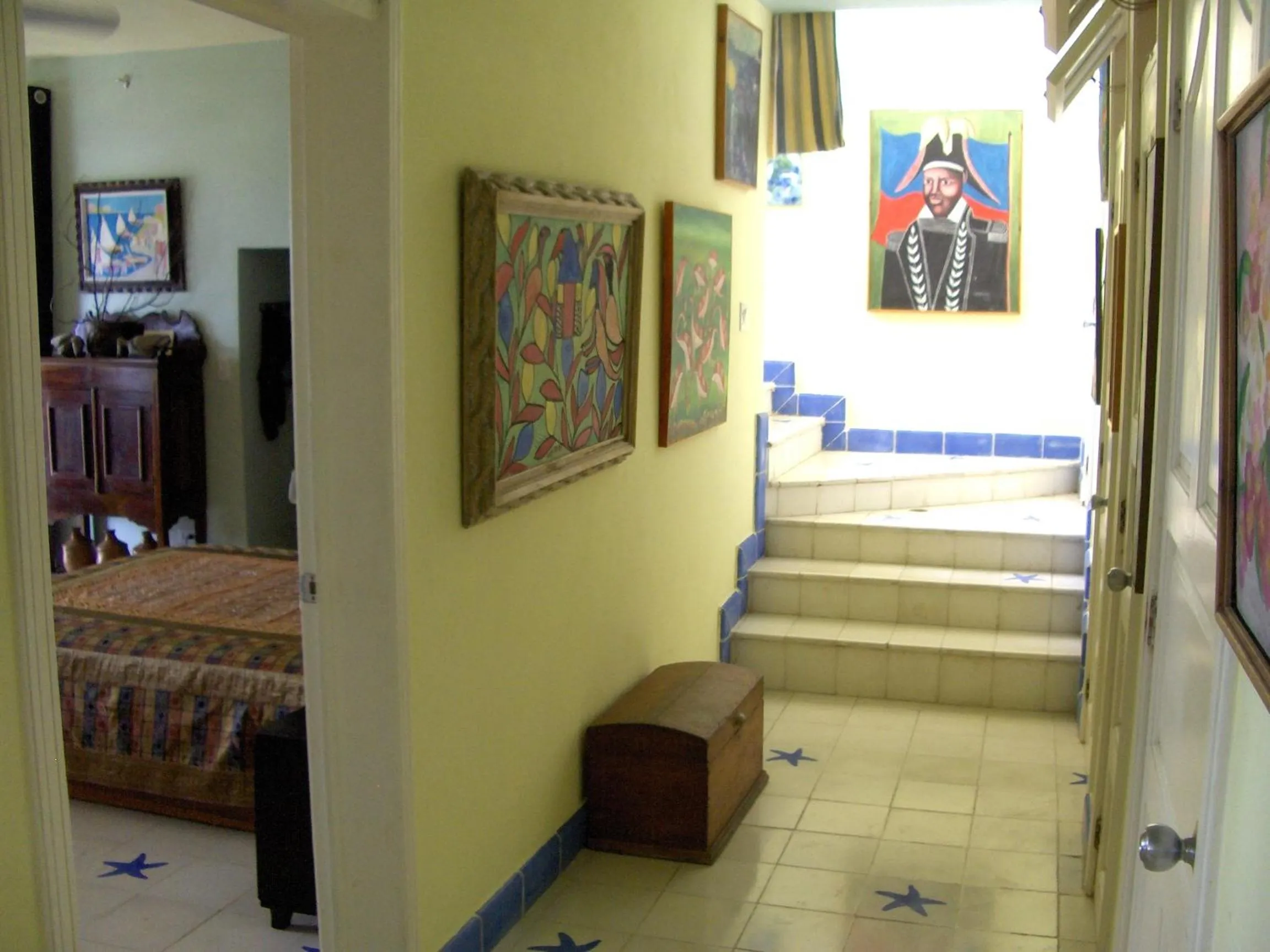 Decorative detail in Suites la Colline