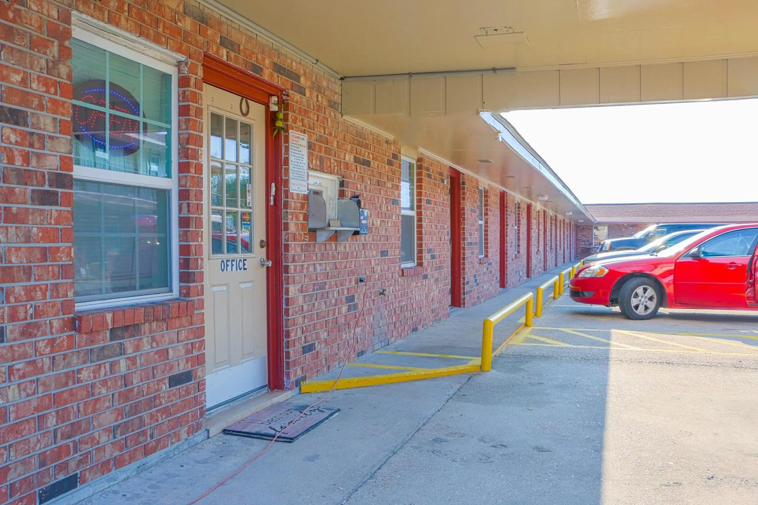 Lobby or reception in Economy Inn By OYO Lockport near Houma