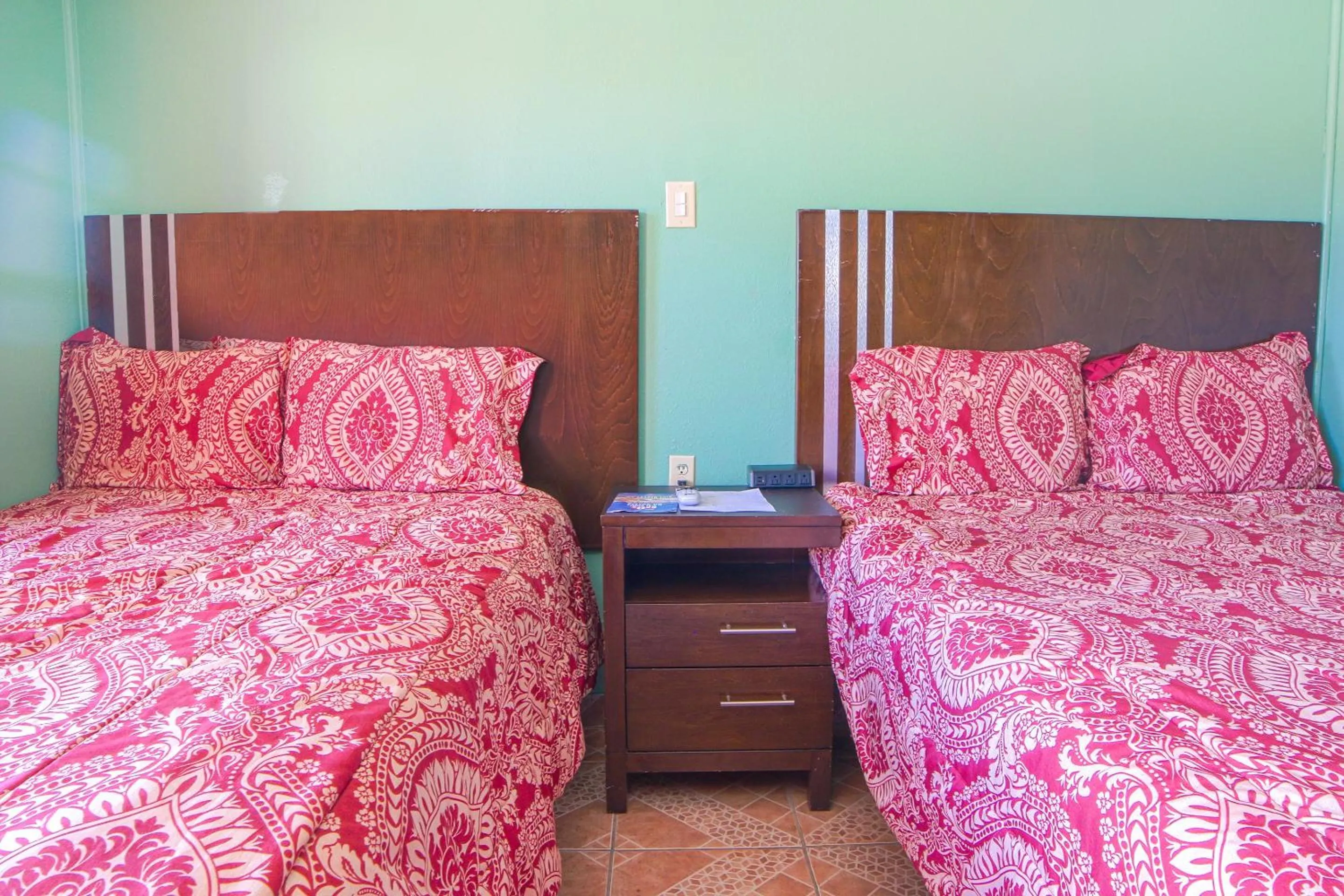 Bedroom, Bed in Economy Inn By OYO Lockport near Houma