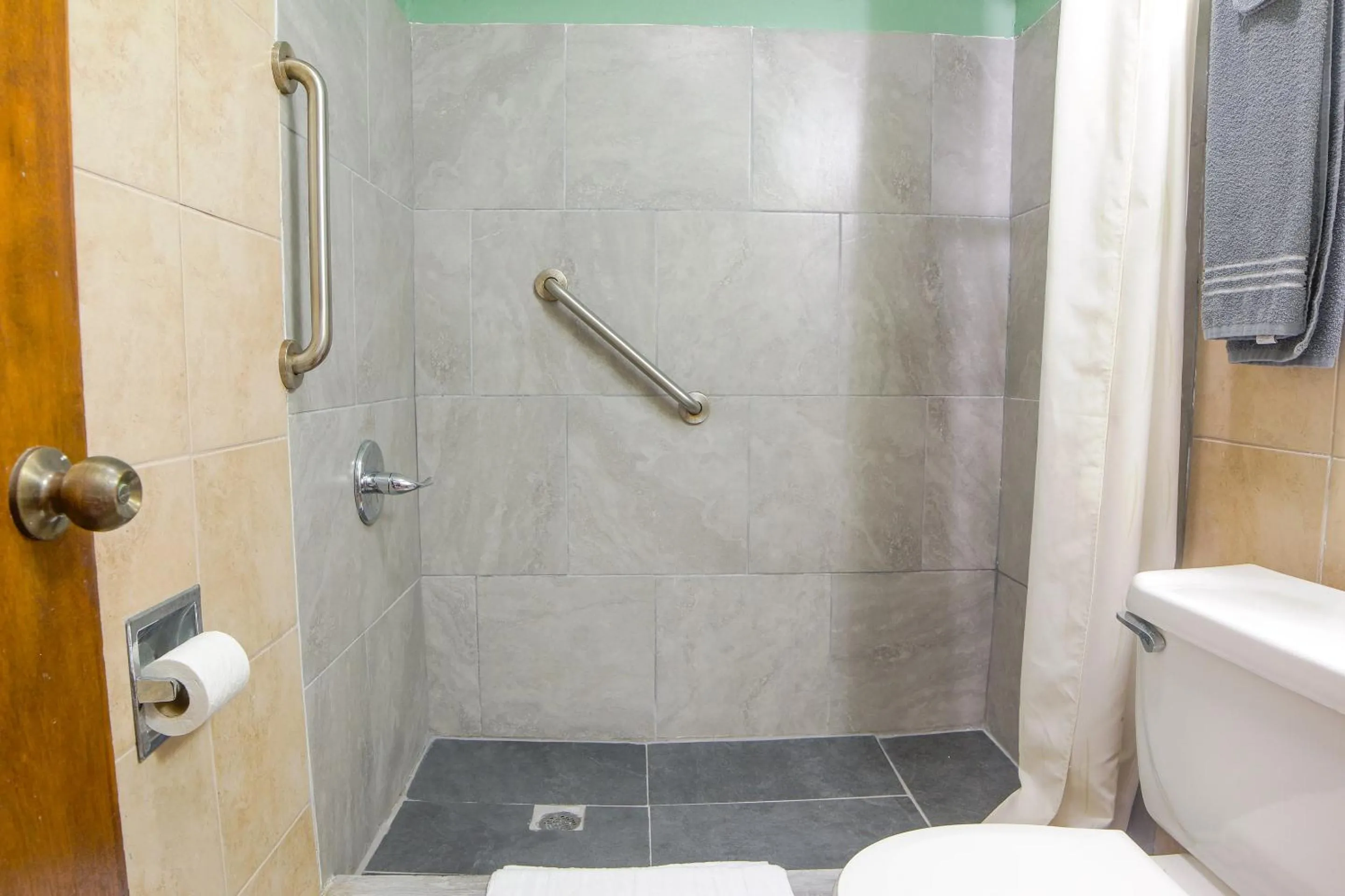 Bathroom in Economy Inn By OYO Lockport near Houma