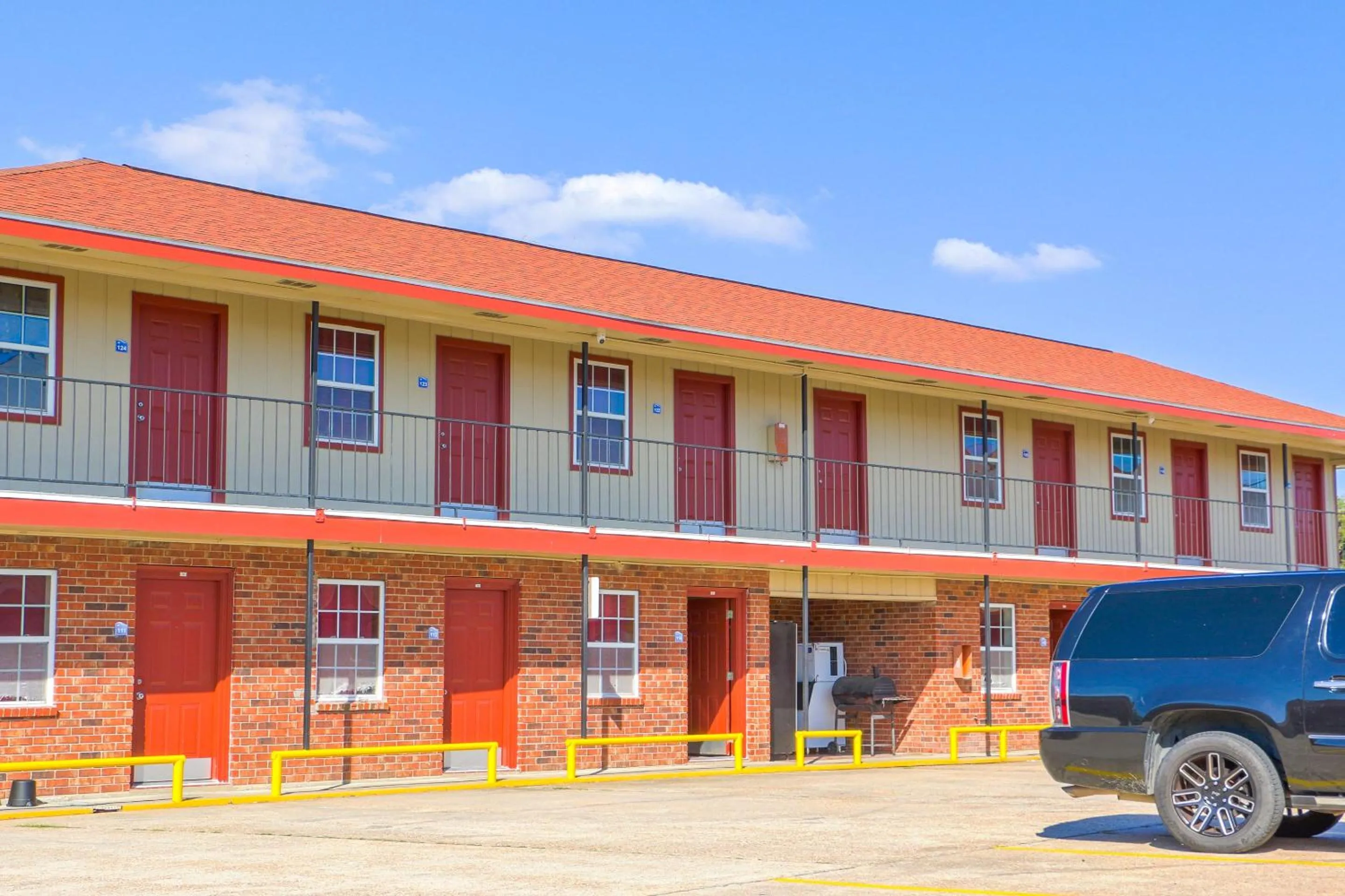Facade/entrance in Economy Inn By OYO Lockport near Houma