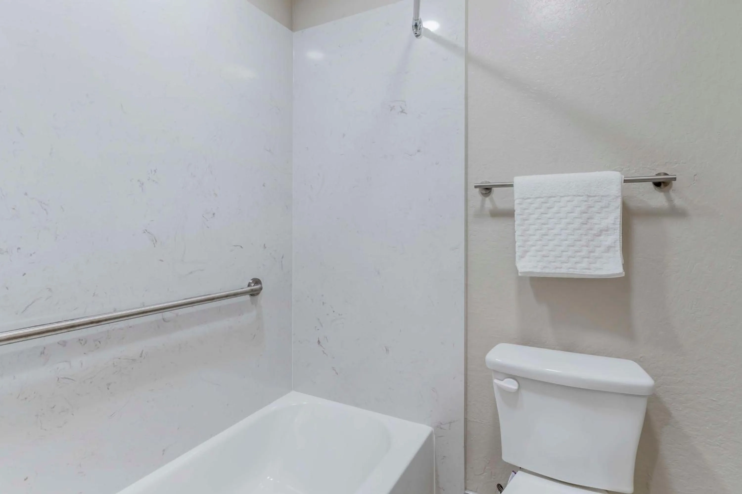 Bathroom in Best Western Cordelia Inn