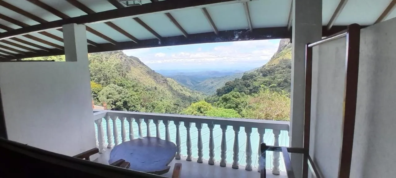 Double Room with Balcony in Misty Hills Ella Resort