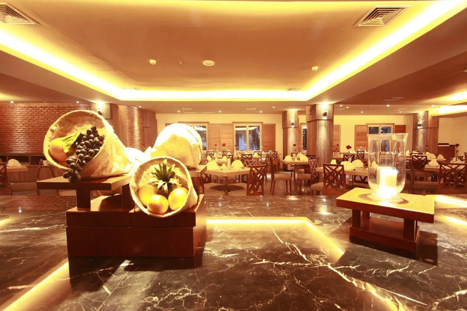 Restaurant/places to eat in Da Vienna Boutique Hotel