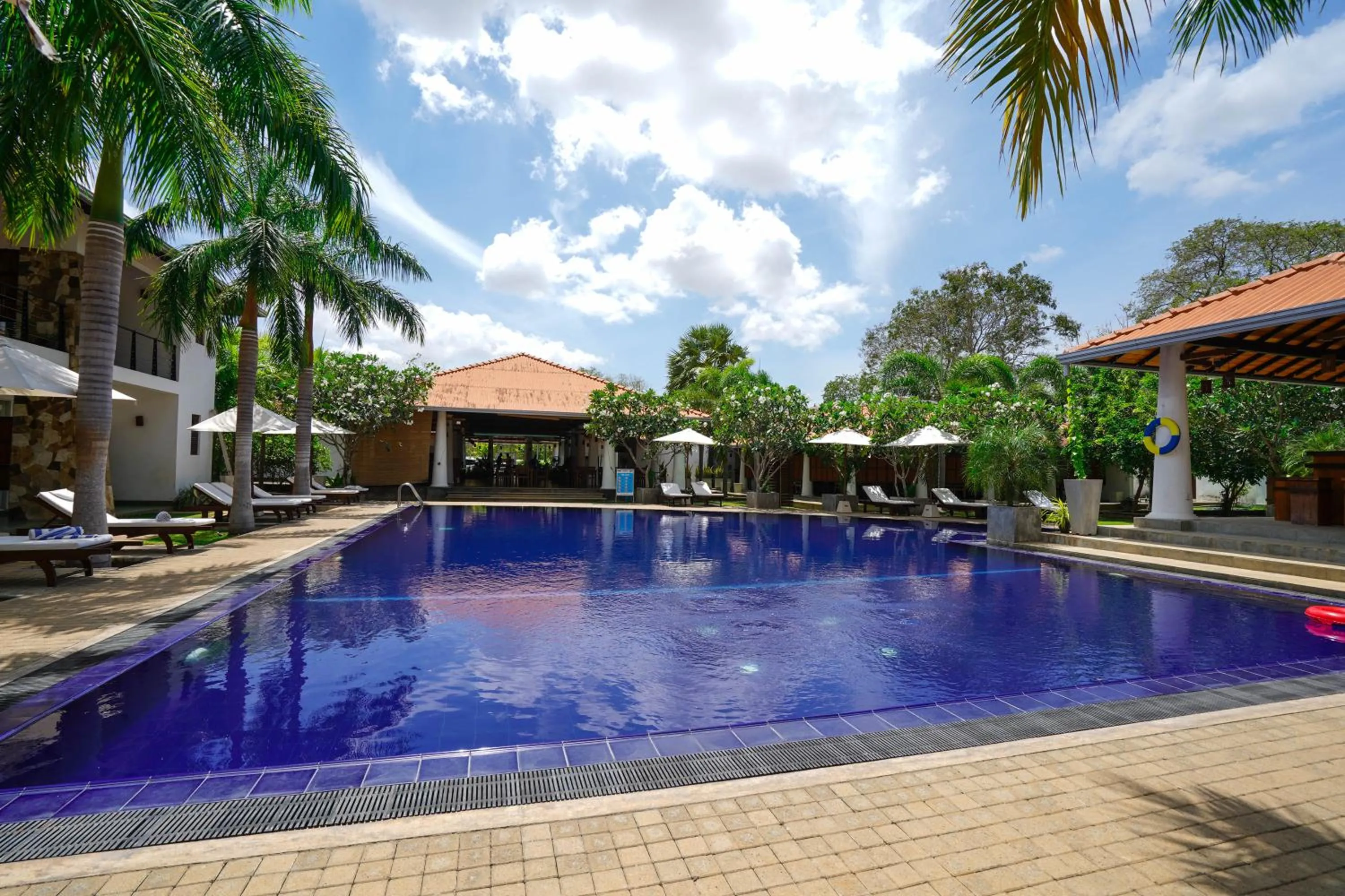 Swimming pool in Hotel Tamarind Tree
