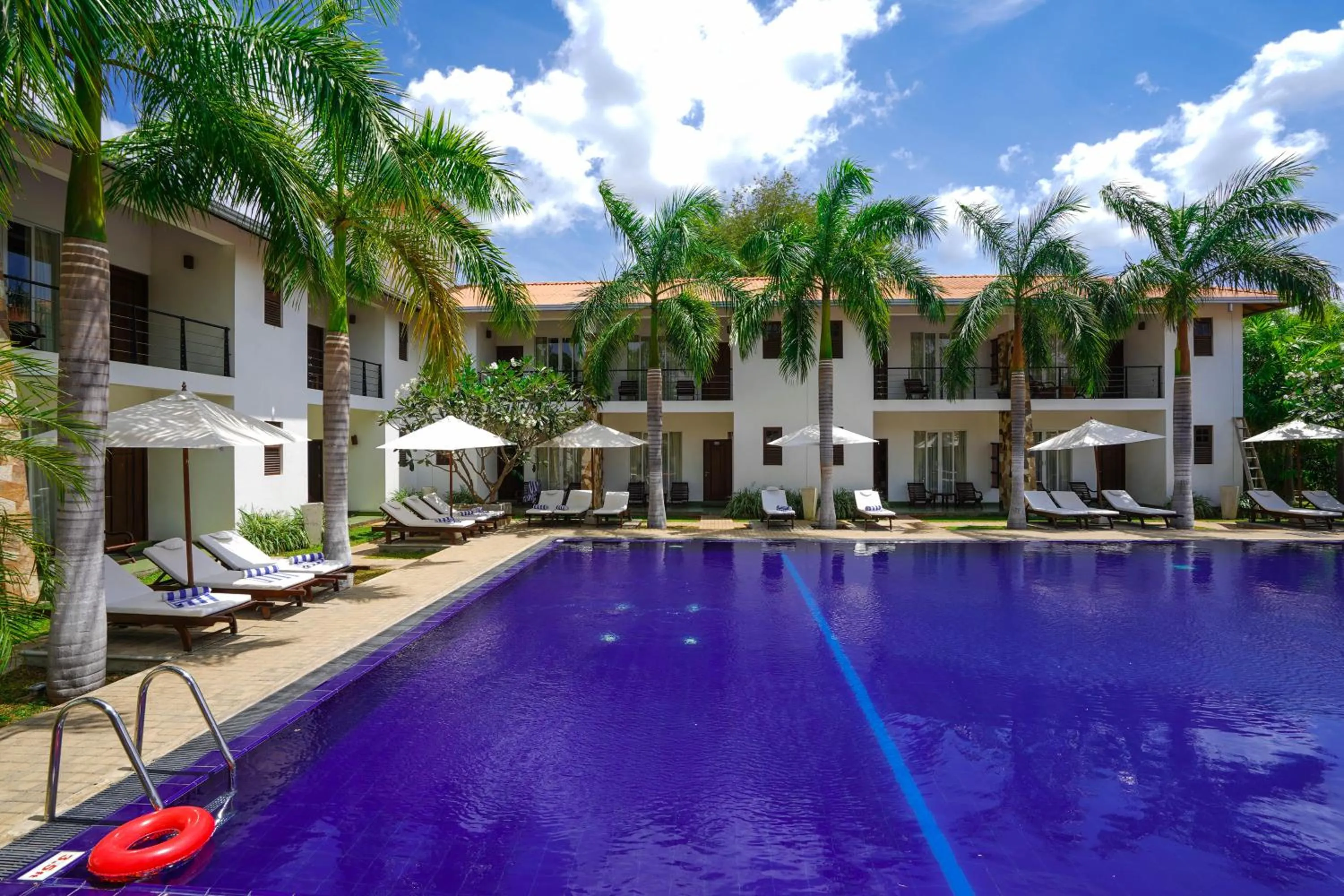 Swimming pool in Hotel Tamarind Tree