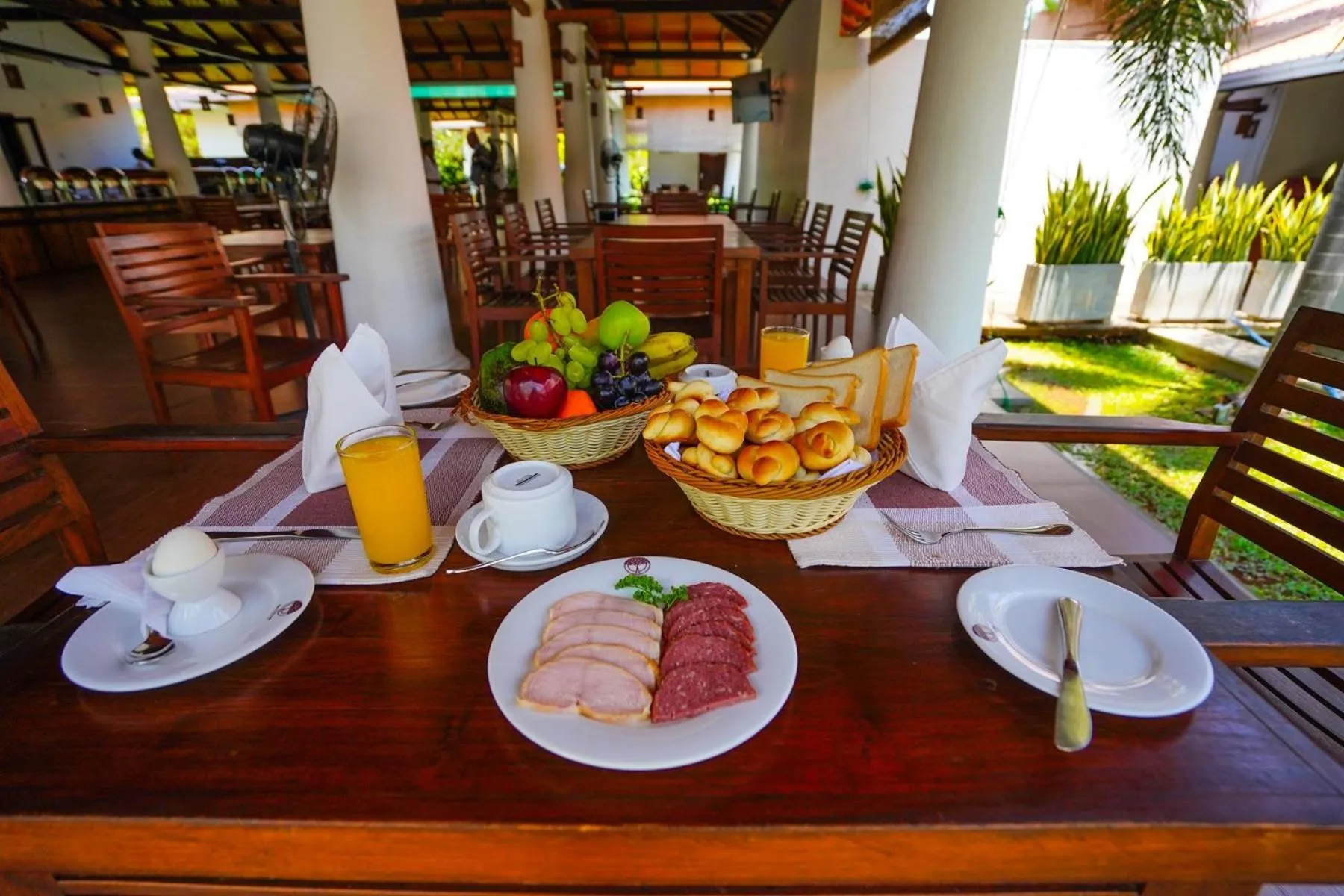 Breakfast in Hotel Tamarind Tree