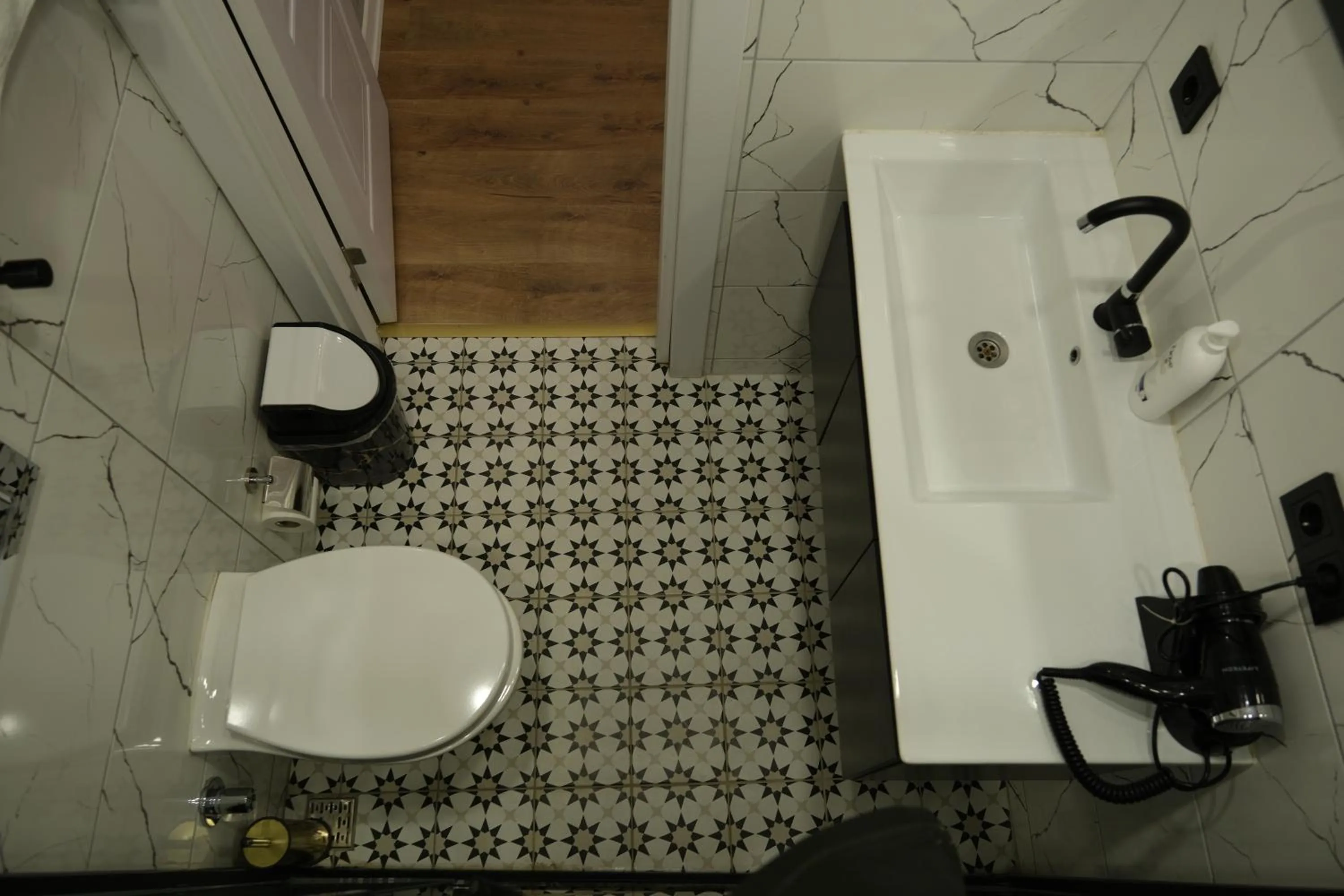 Shower in Taksim Neo Pera Suites