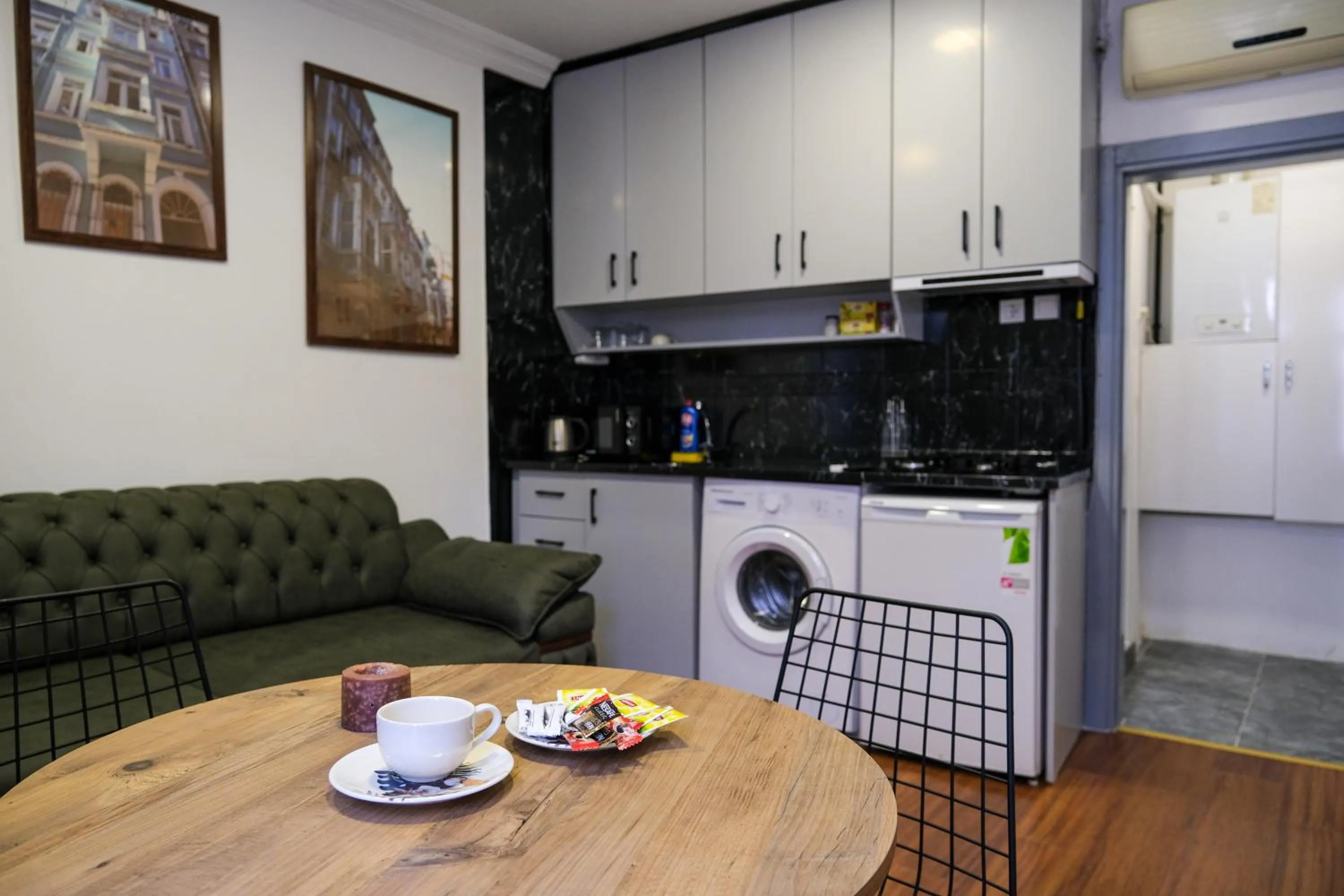 Coffee/tea facilities in Taksim Neo Pera Suites