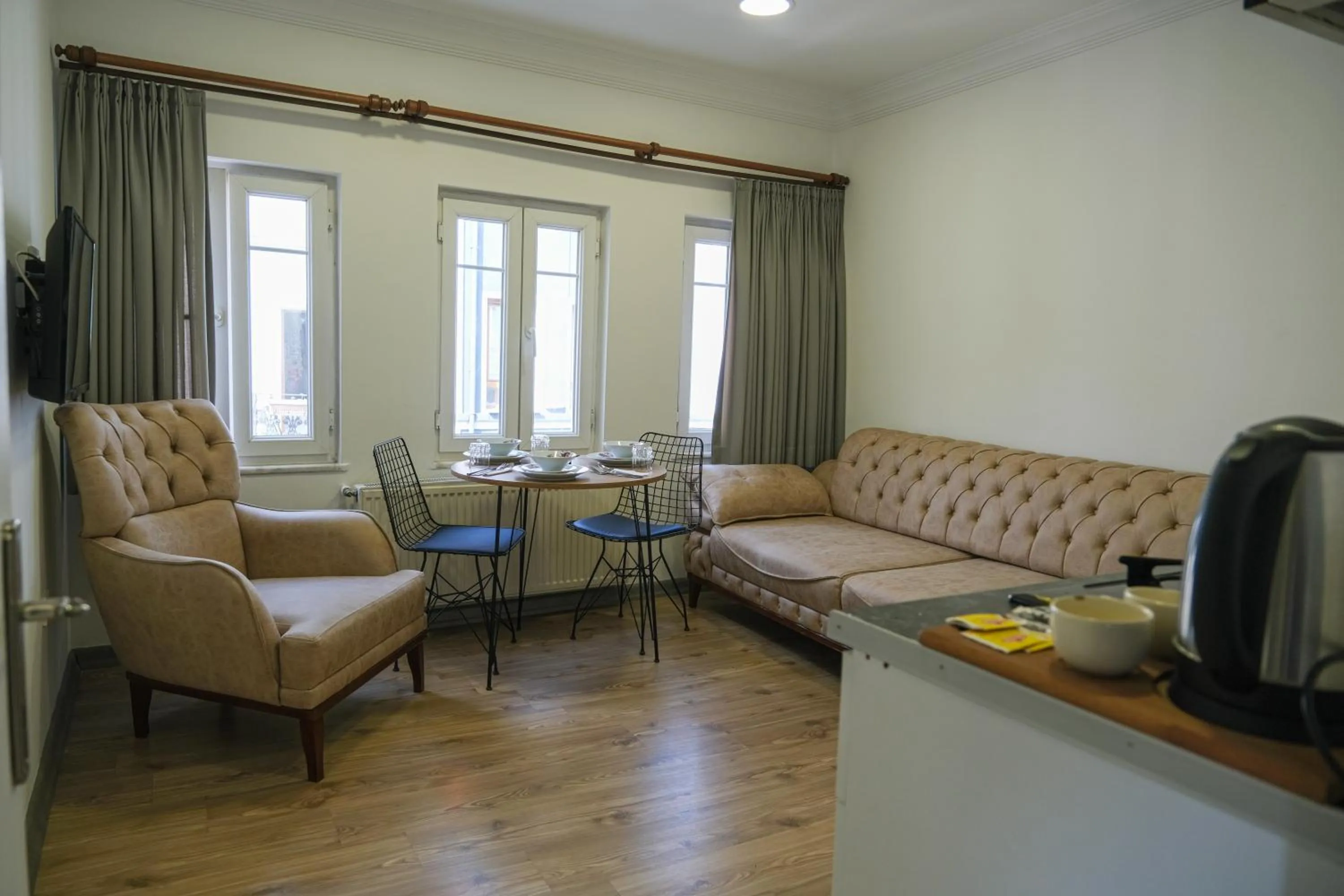 Kitchen or kitchenette in Taksim Neo Pera Suites