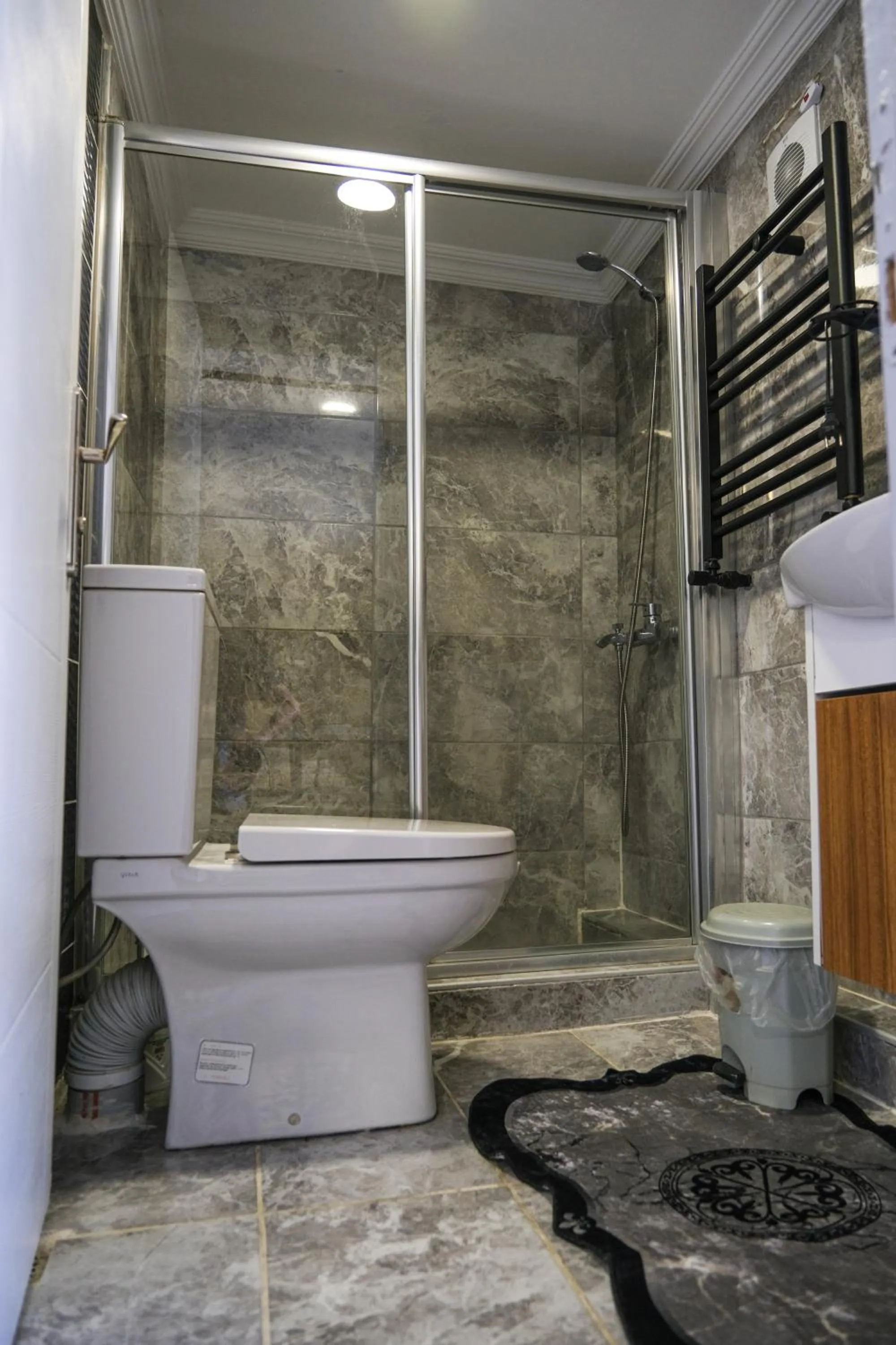 Shower in Taksim Neo Pera Suites
