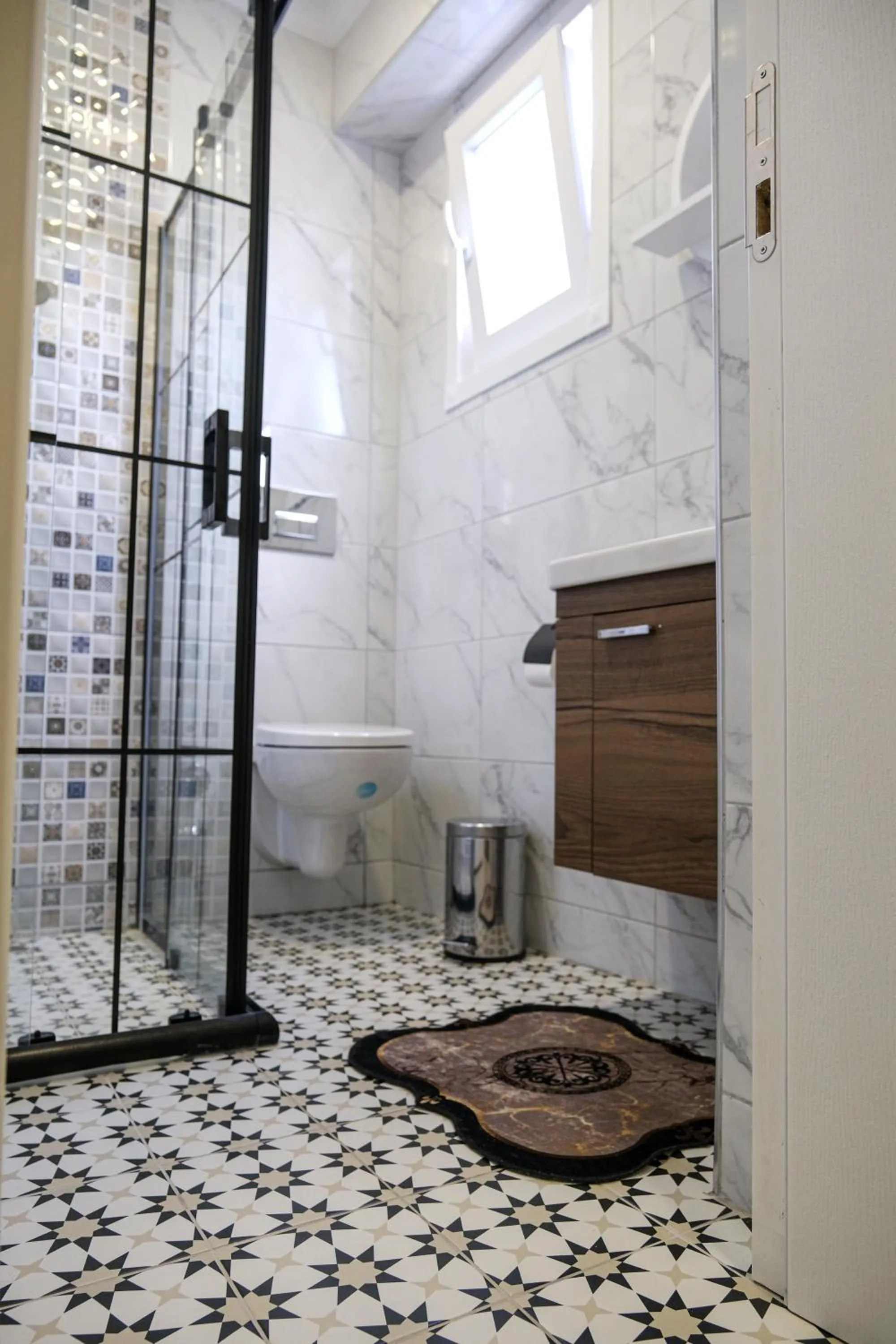 Shower in Taksim Neo Pera Suites