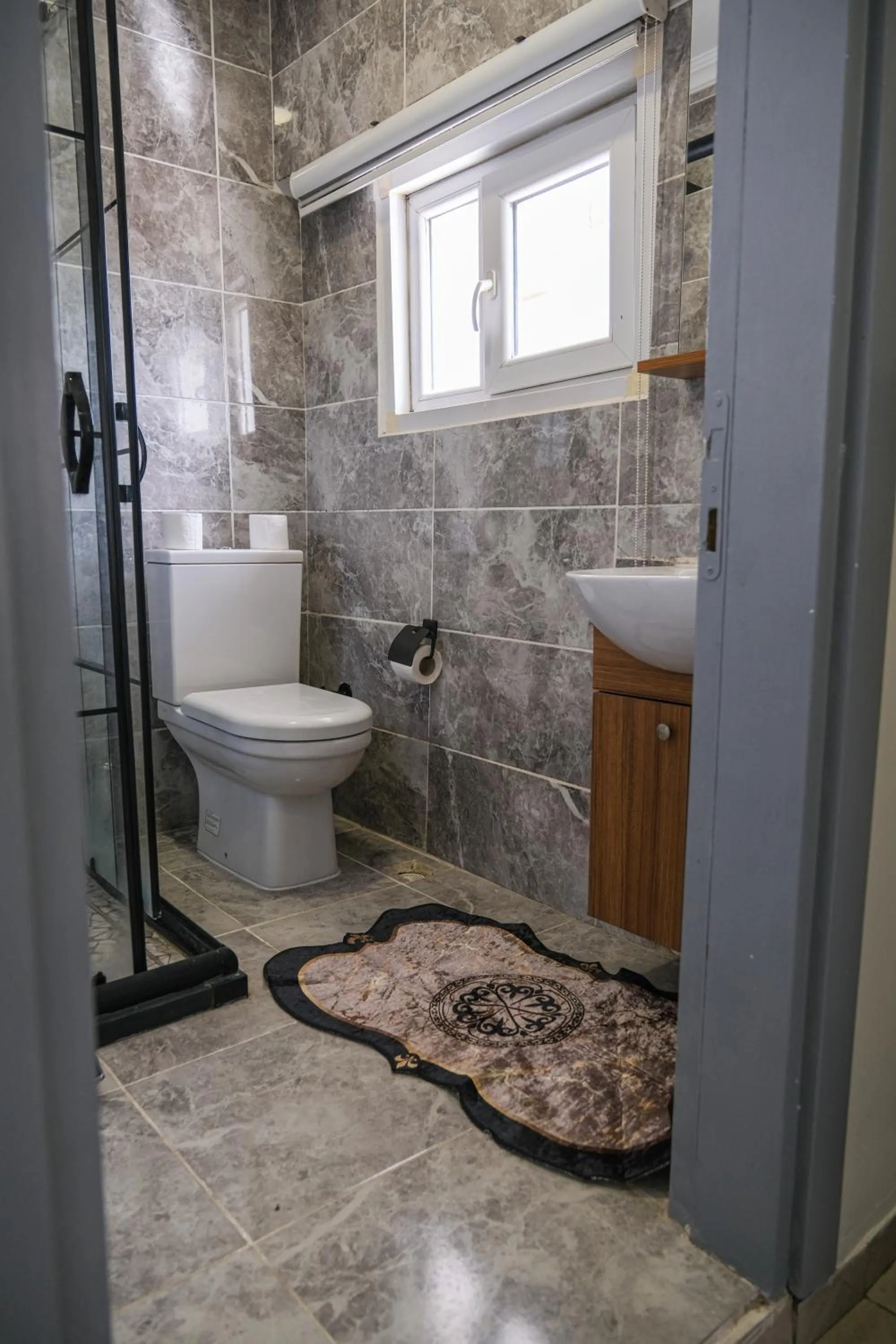 Shower in Taksim Neo Pera Suites