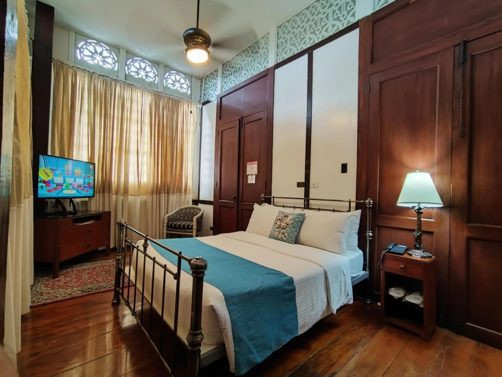 Bed in Paradores Del Castillo