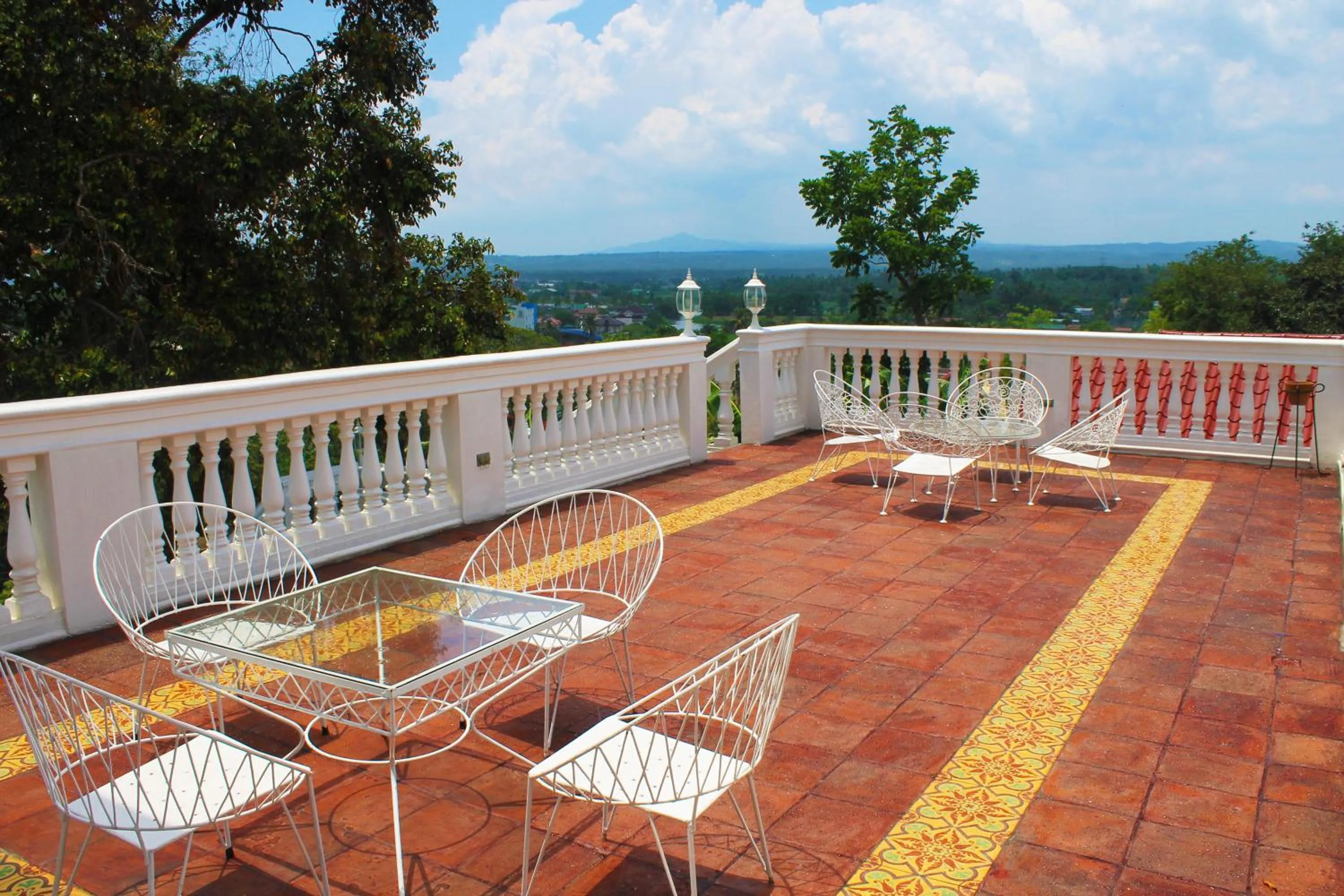 Restaurant/places to eat in Paradores Del Castillo