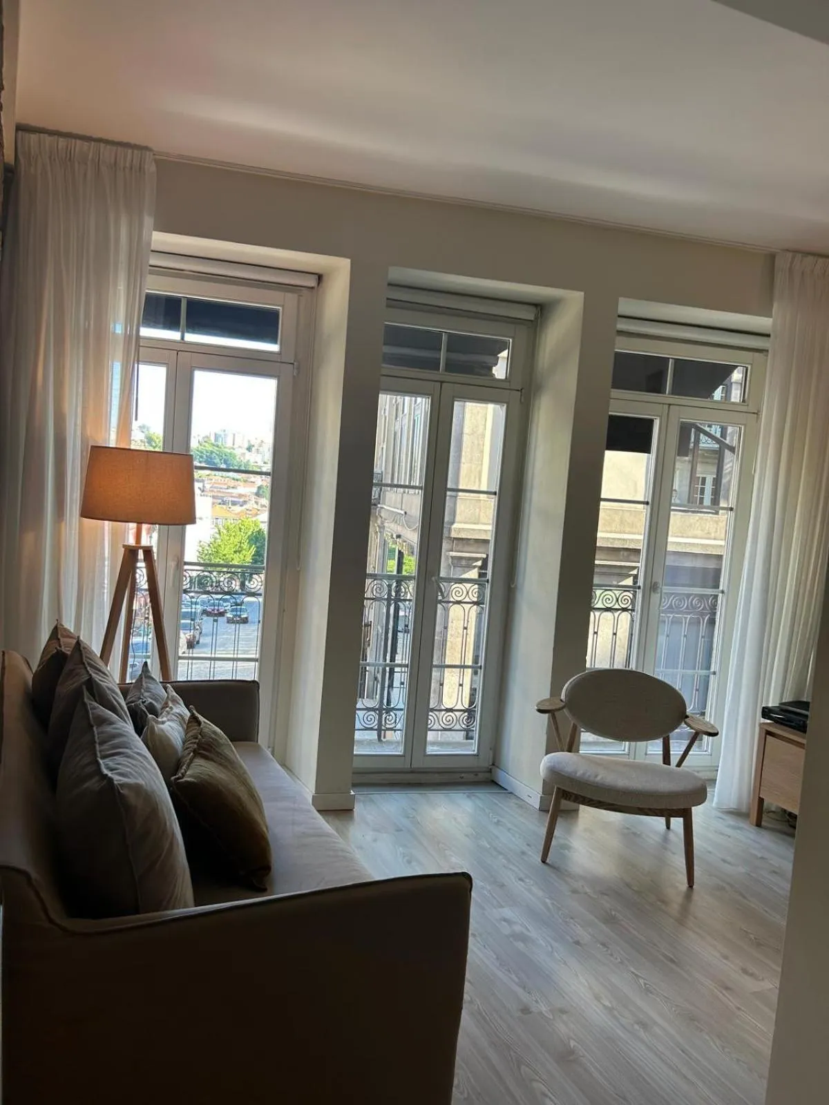 Living room in Largo São Domingos by Innapartments