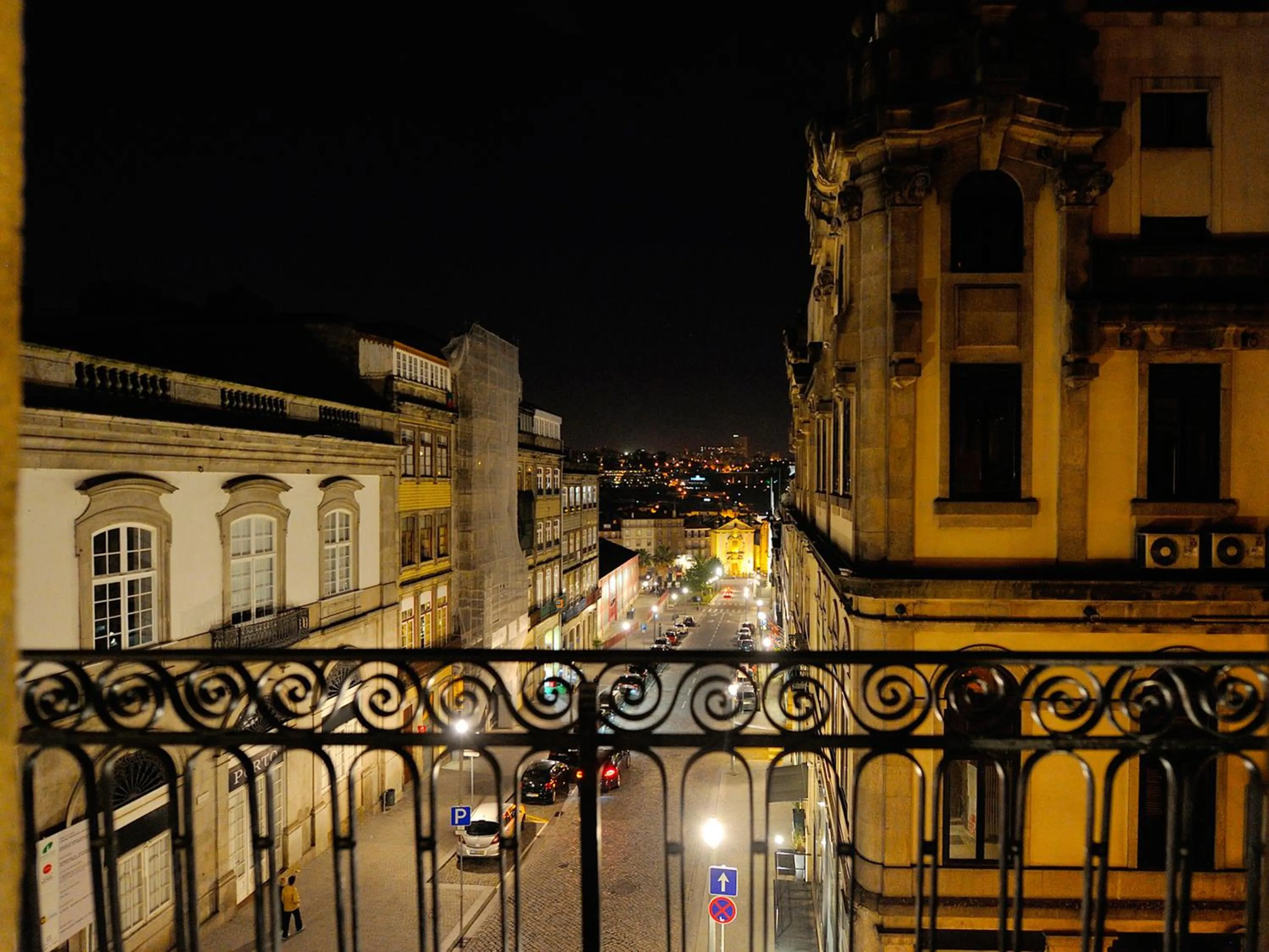 Balcony/Terrace in Largo São Domingos by Innapartments