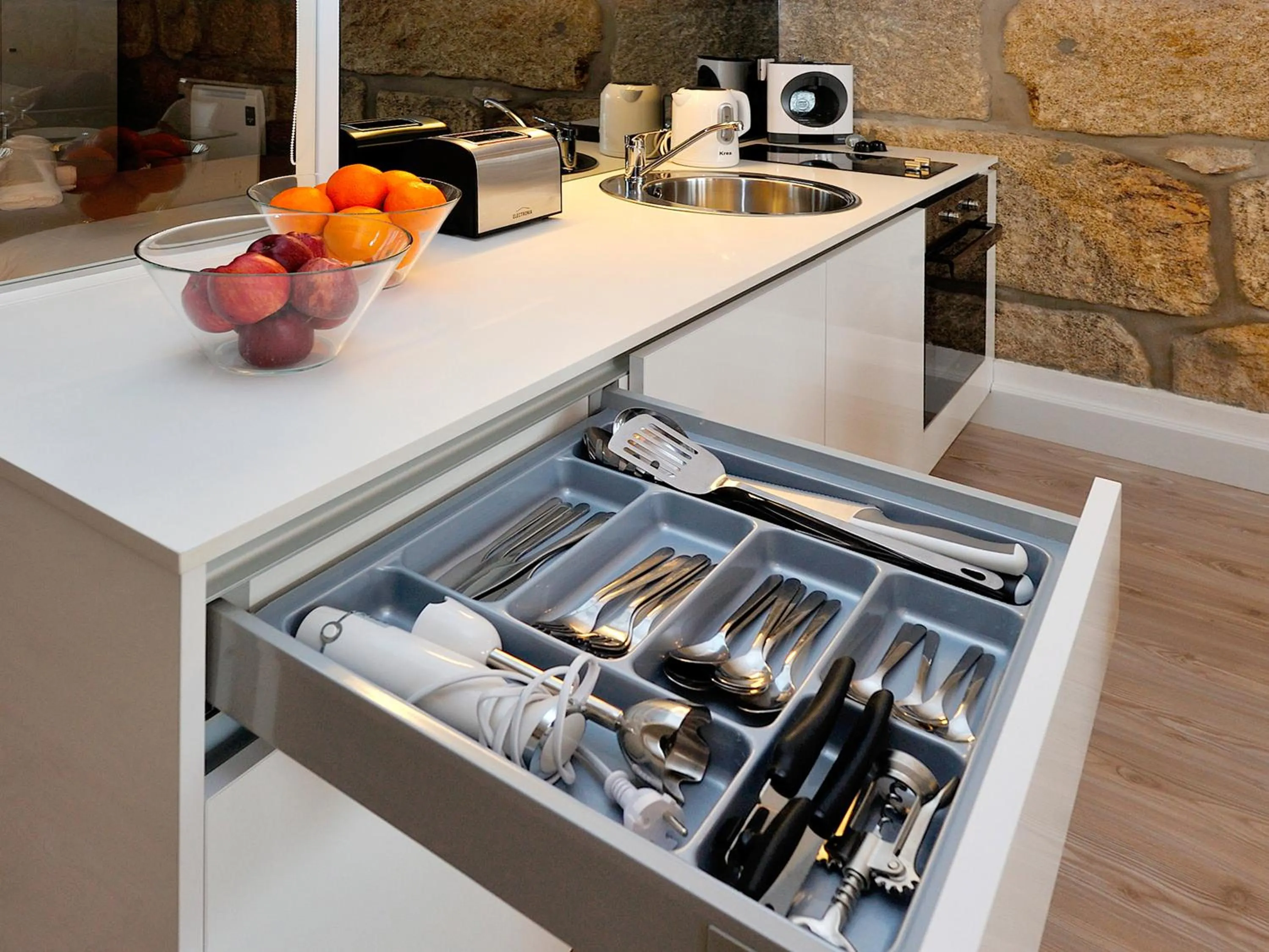 Coffee/tea facilities in Largo São Domingos by Innapartments