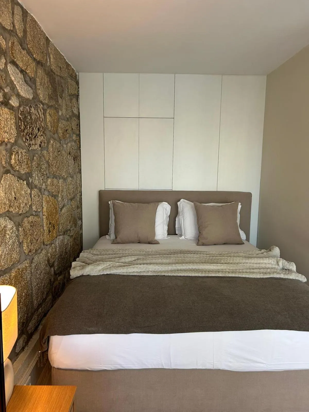 Bed in Largo São Domingos by Innapartments