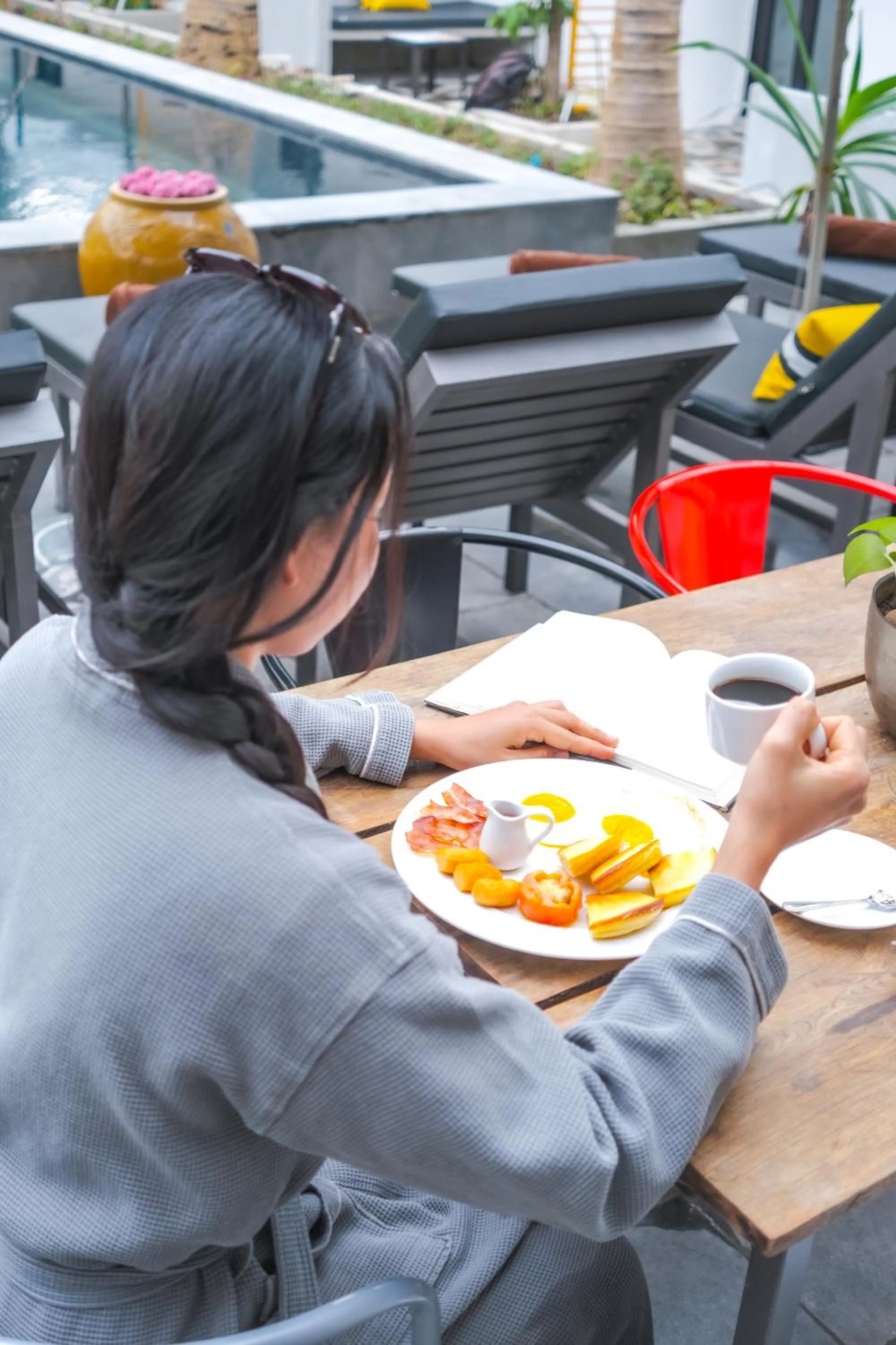 Restaurant/places to eat in veHaa BOUTIQUE HOTEL