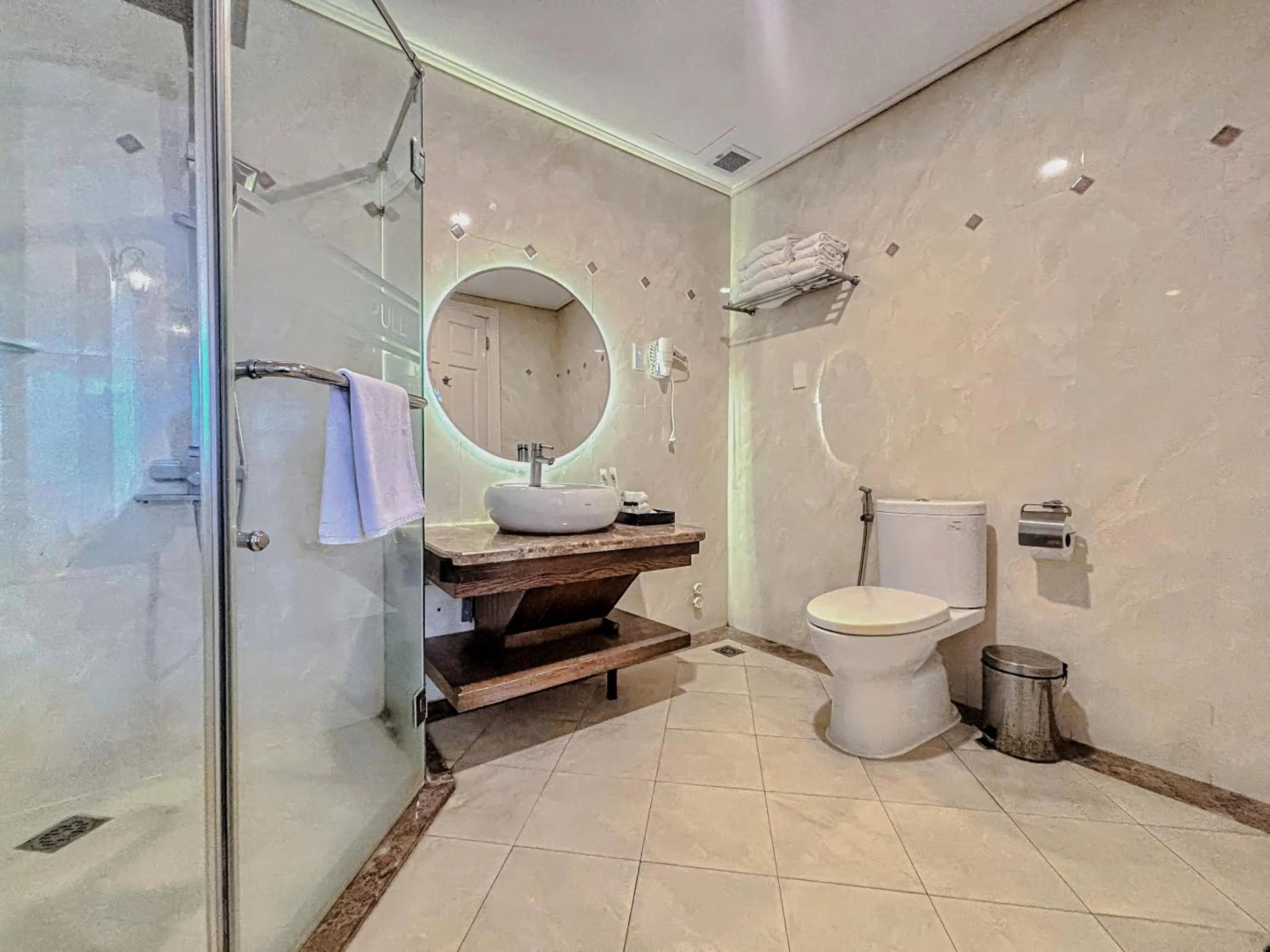 Shower in Phoenix Hotel Vung Tau