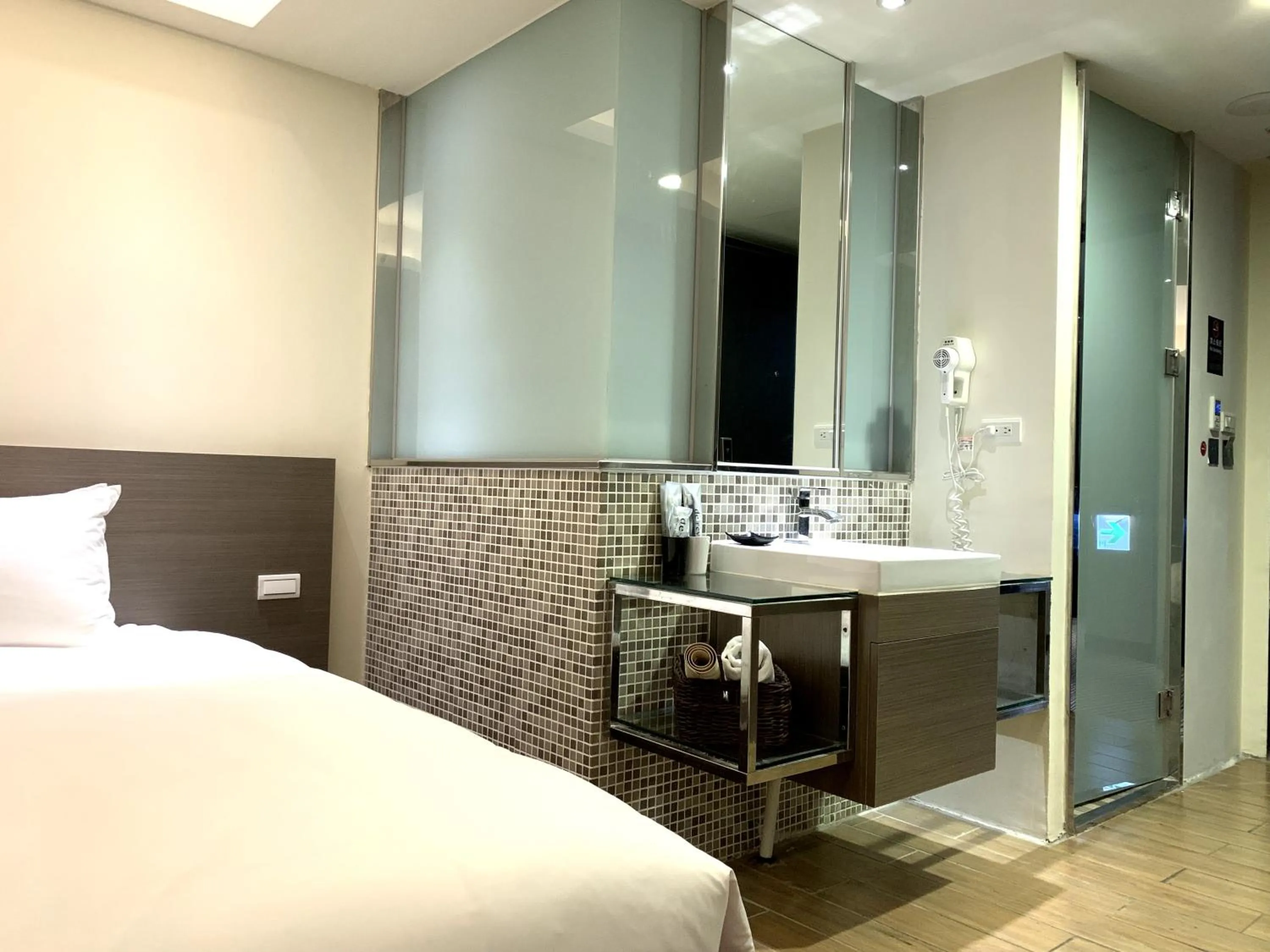 Toilet, Bed in de rěve Express Hotel