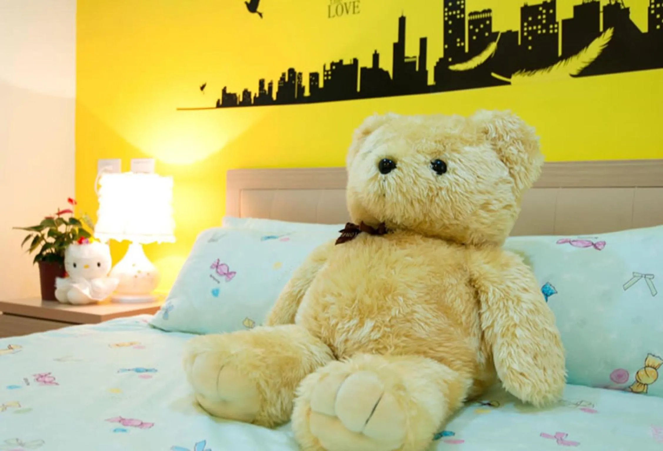 Bed in Free World B&B