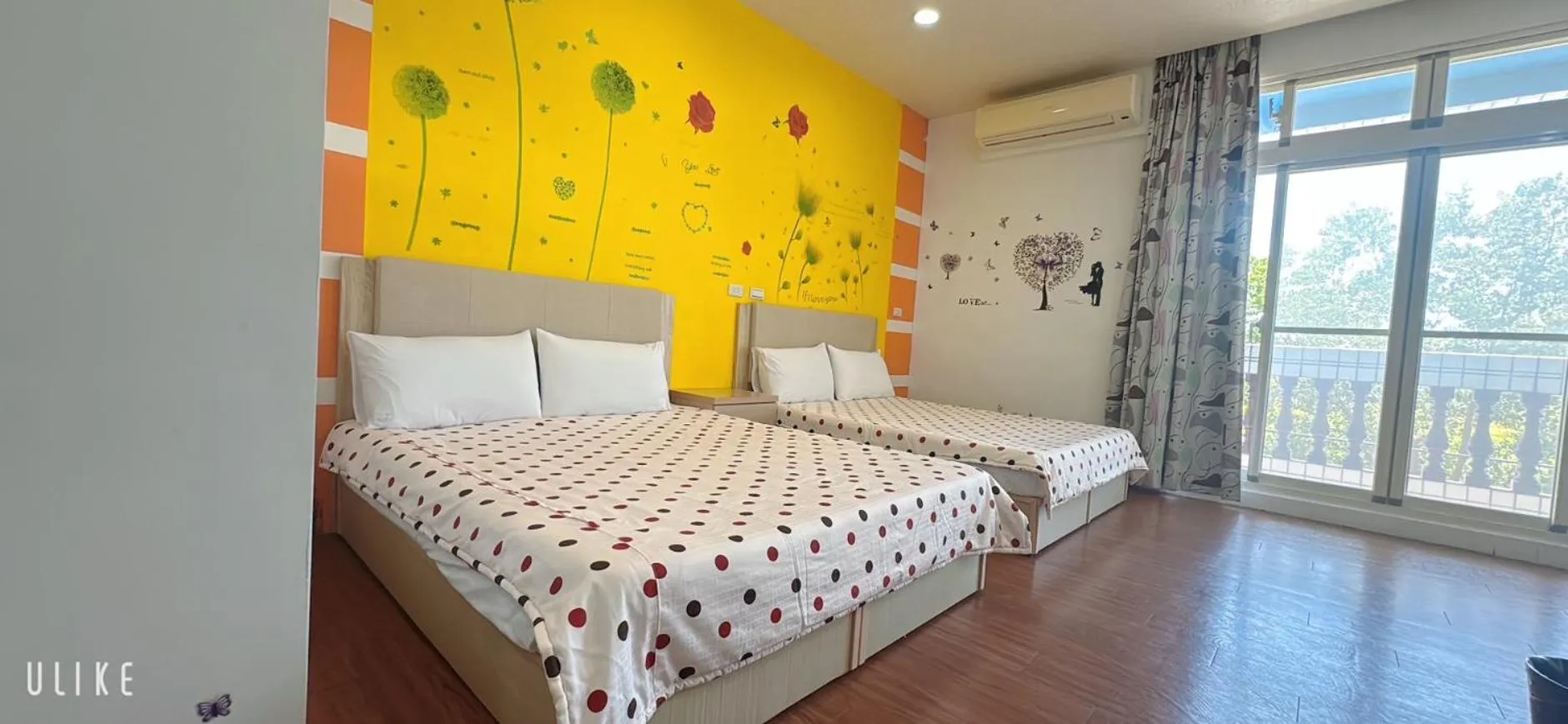 Bed in Free World B&B