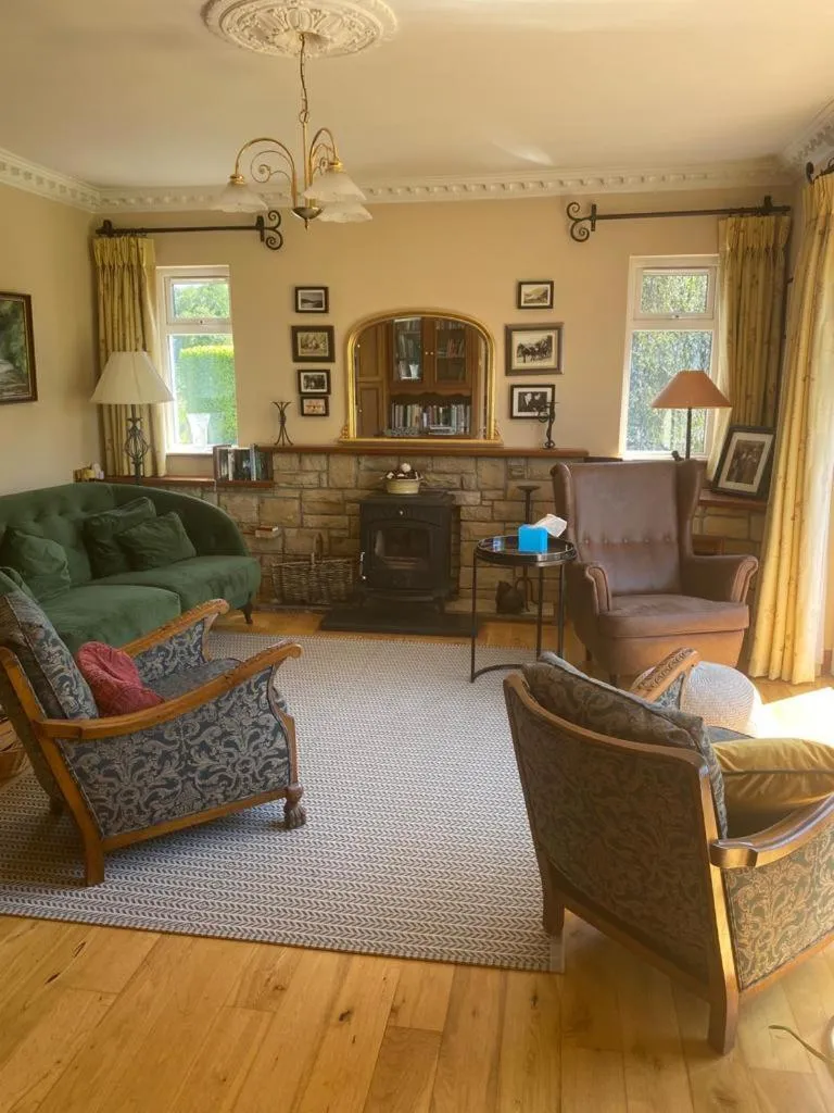 Communal lounge/ TV room in Applecroft House