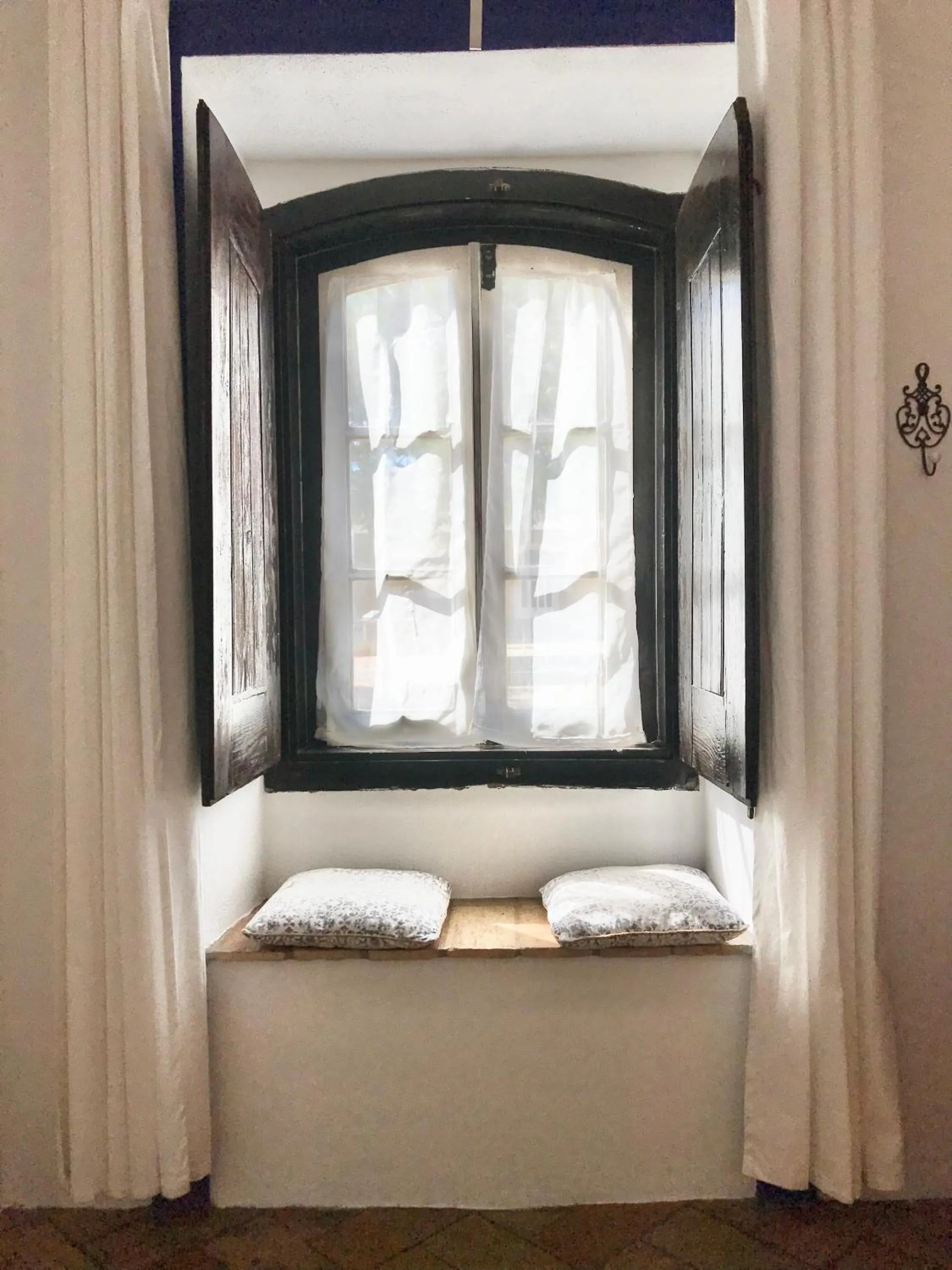 Decorative detail, Bed in Casa Largo do Poço Guesthouse