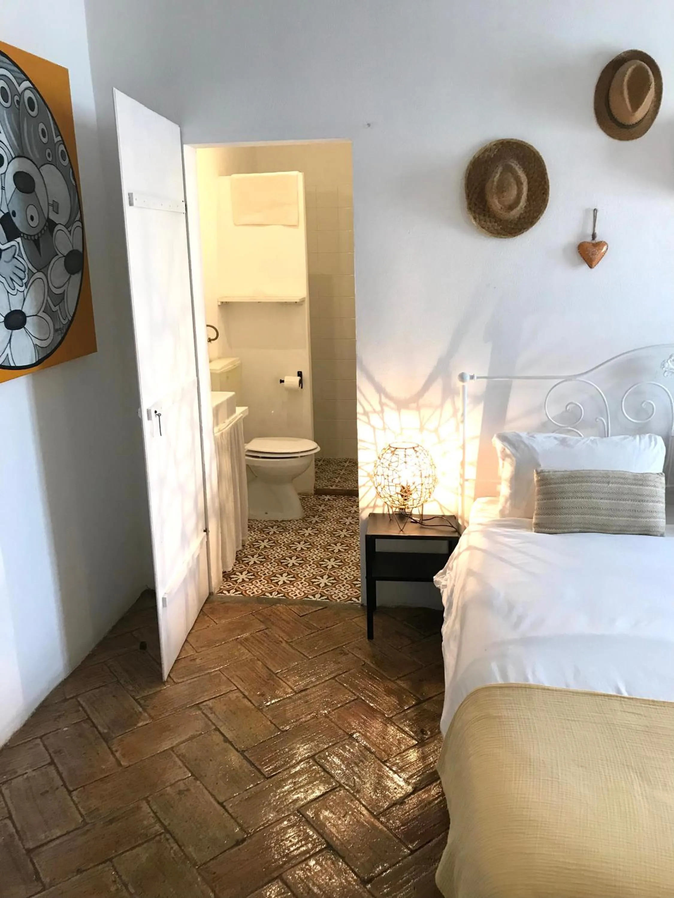 Bathroom, Bed in Casa Largo do Poço Guesthouse