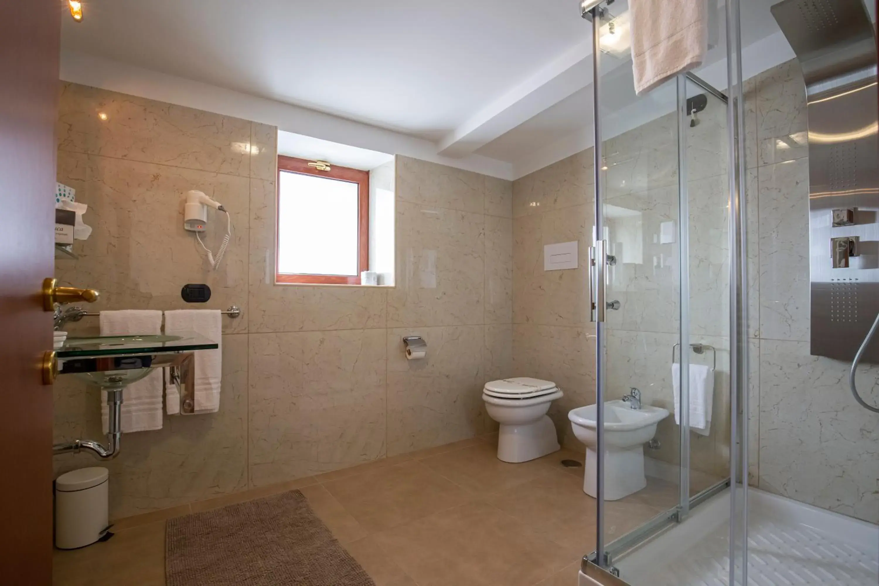 Deluxe Double or Twin Room - single occupancy in Hotel San Luca Deluxe Double or Twin Room - single occupancy in Hotel San Luca