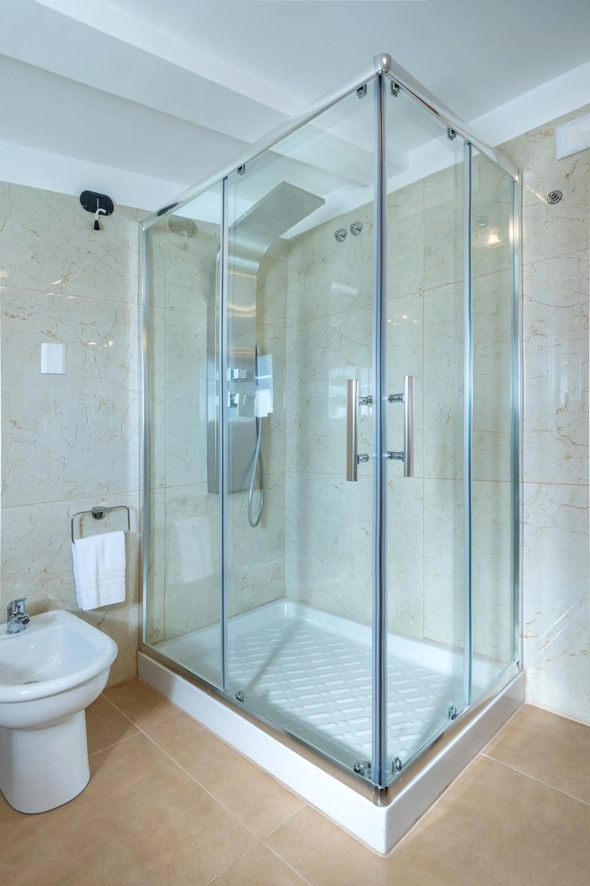 Bathroom in Hotel San Luca