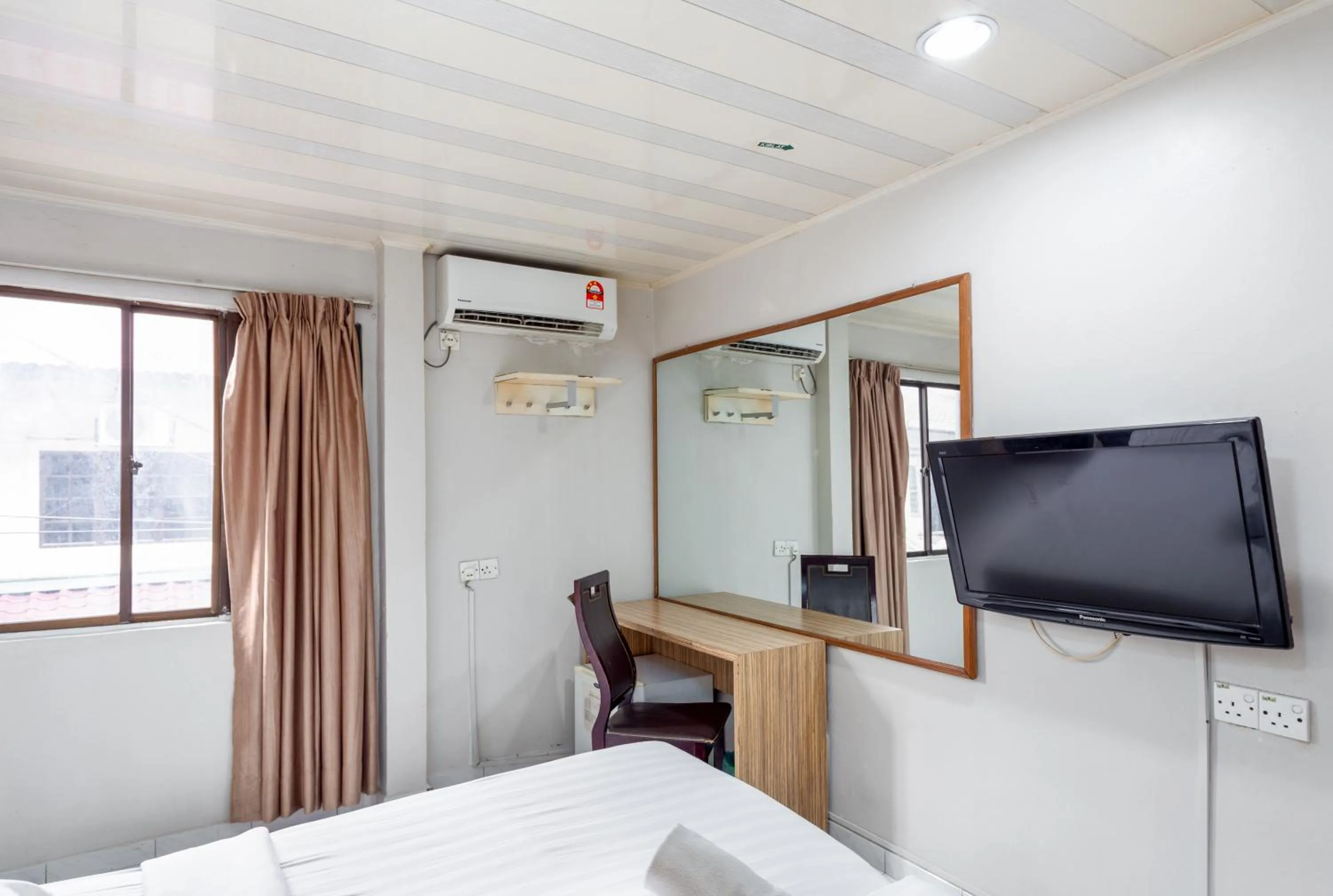 Bed in Subang Park Hotel