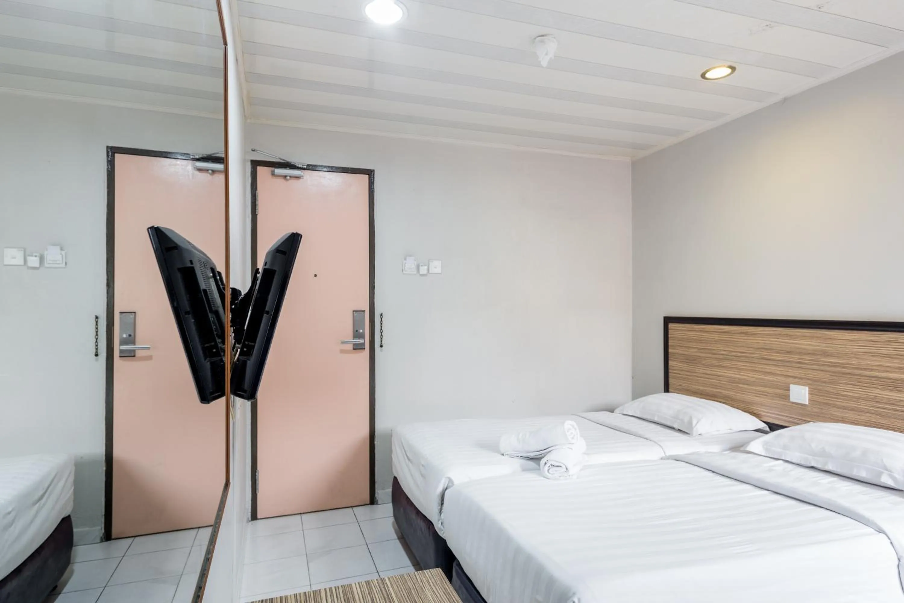 Bed in Subang Park Hotel