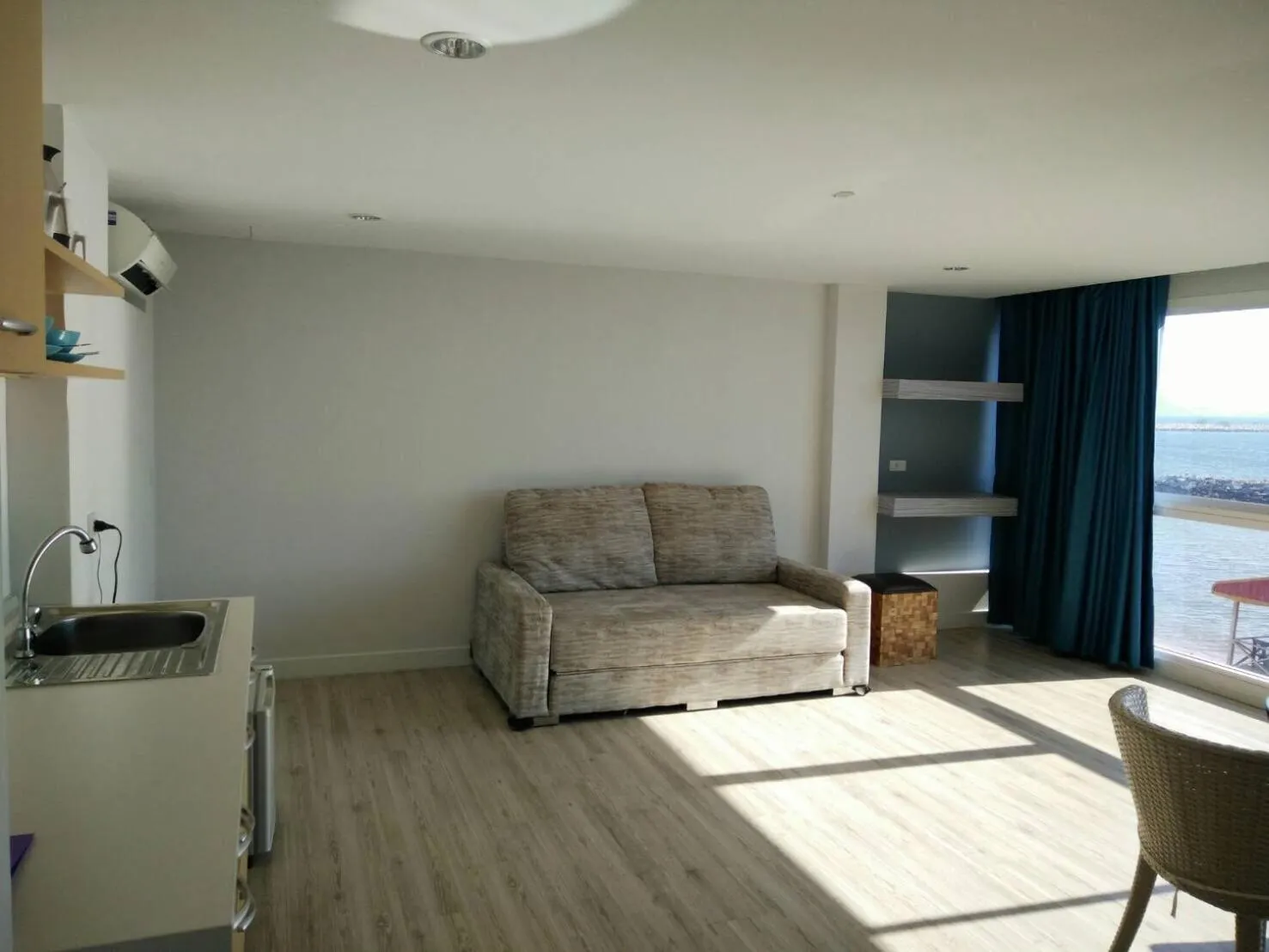 Day in Nantra Pattaya Baan Ampoe Beach