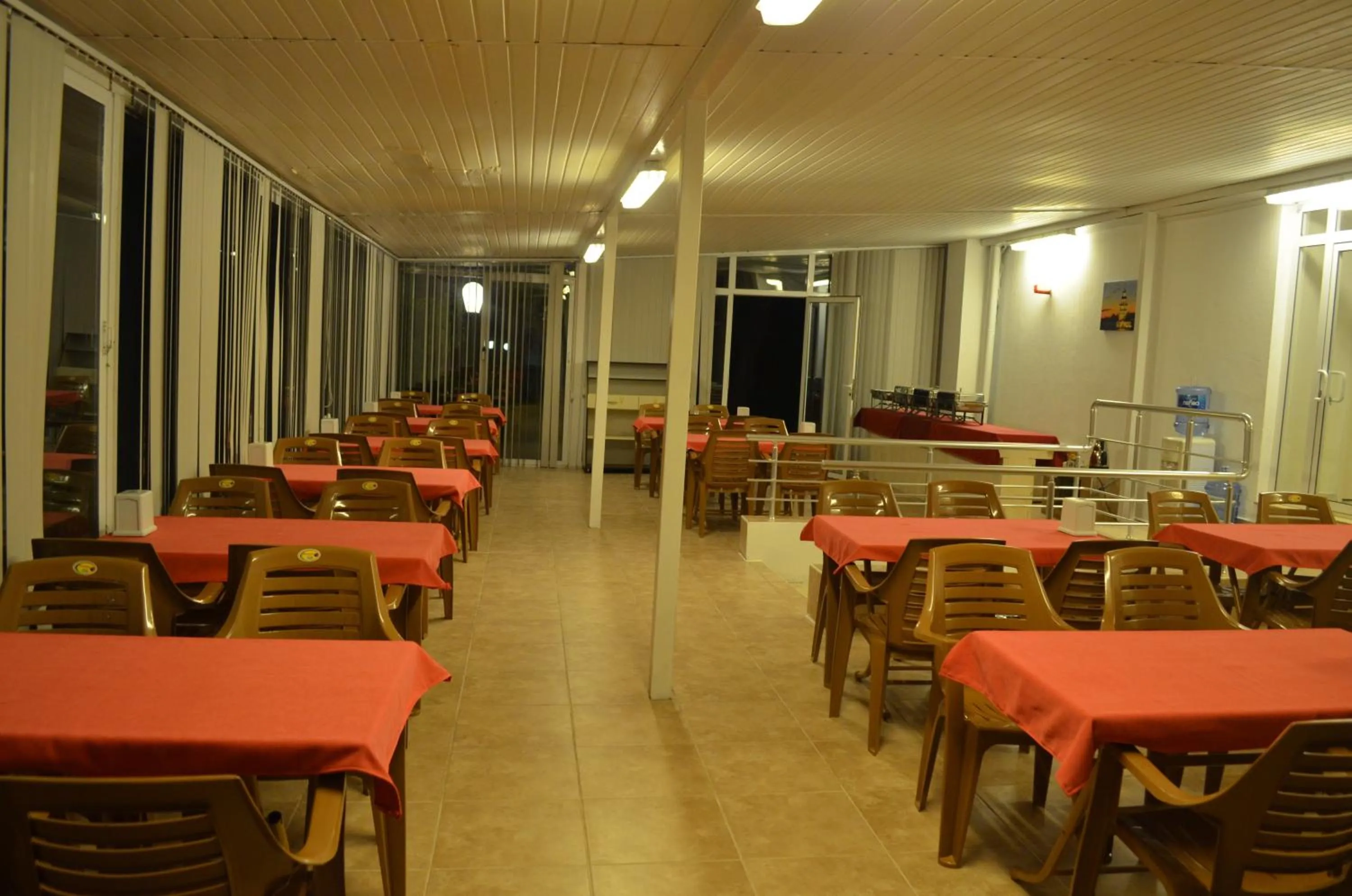 Restaurant/places to eat in Park Avrupa Hotel
