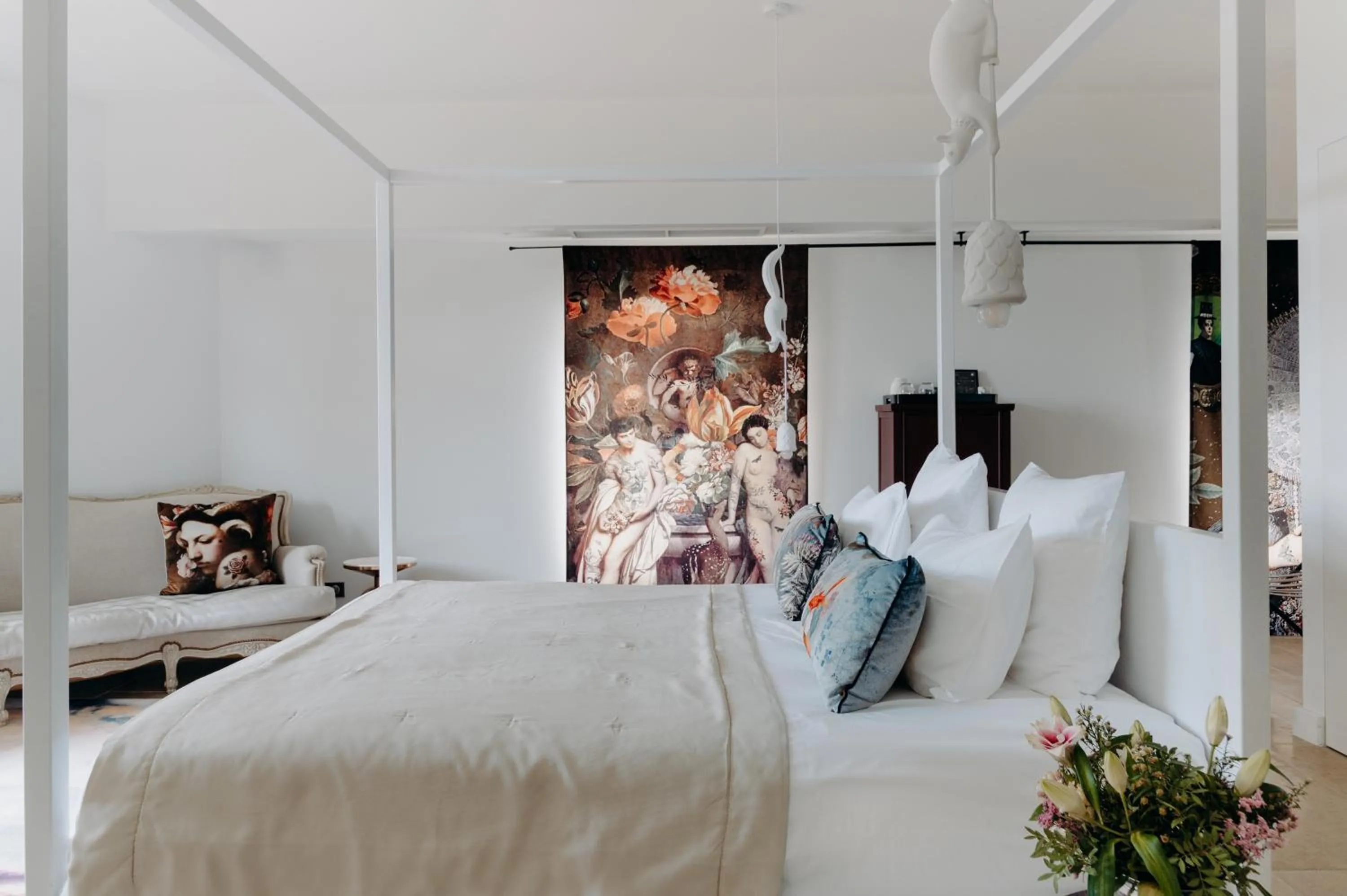 Decorative detail, Bed in Hôtel Domaine de Biar