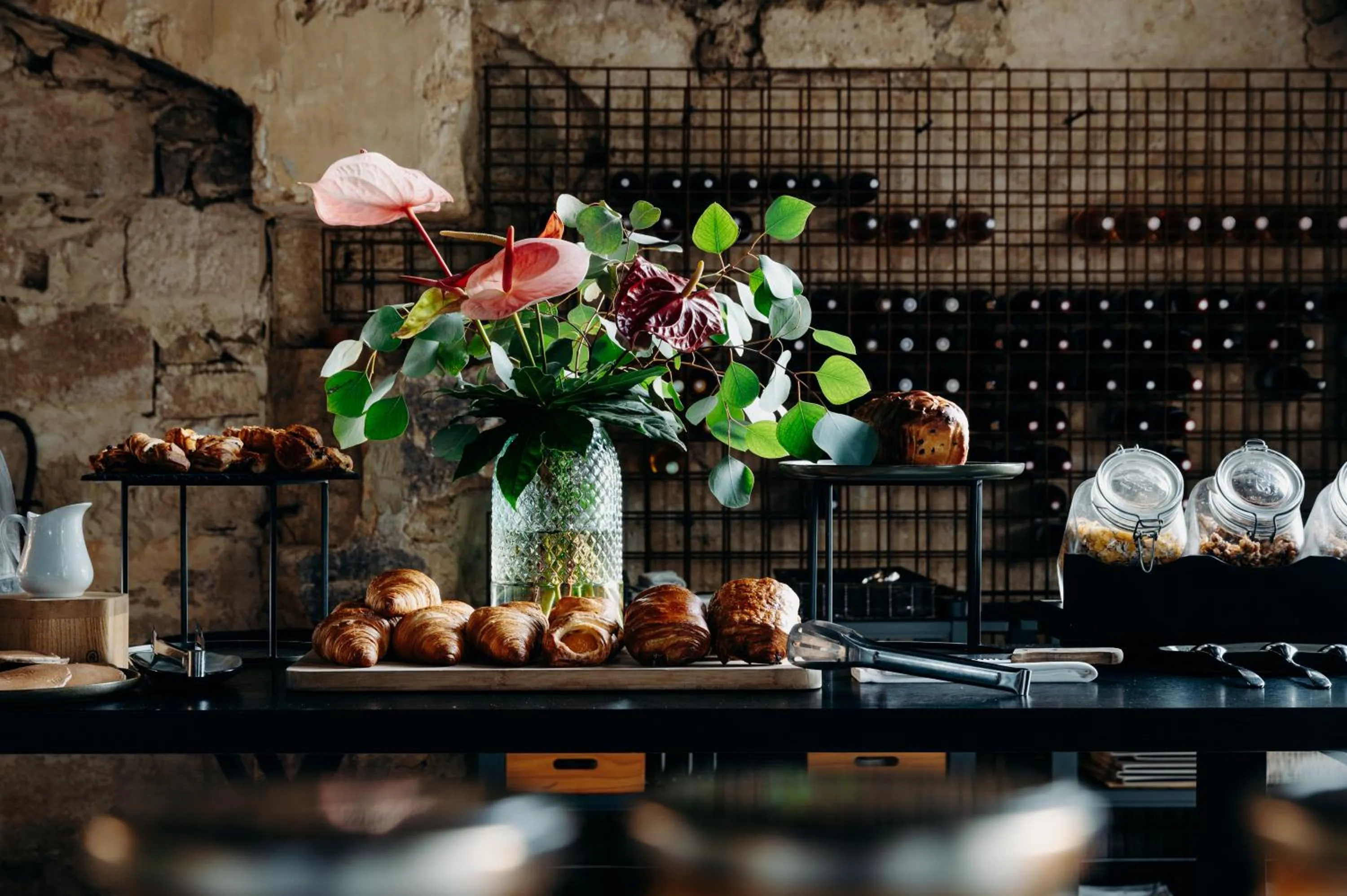 Buffet breakfast in Hôtel Domaine de Biar