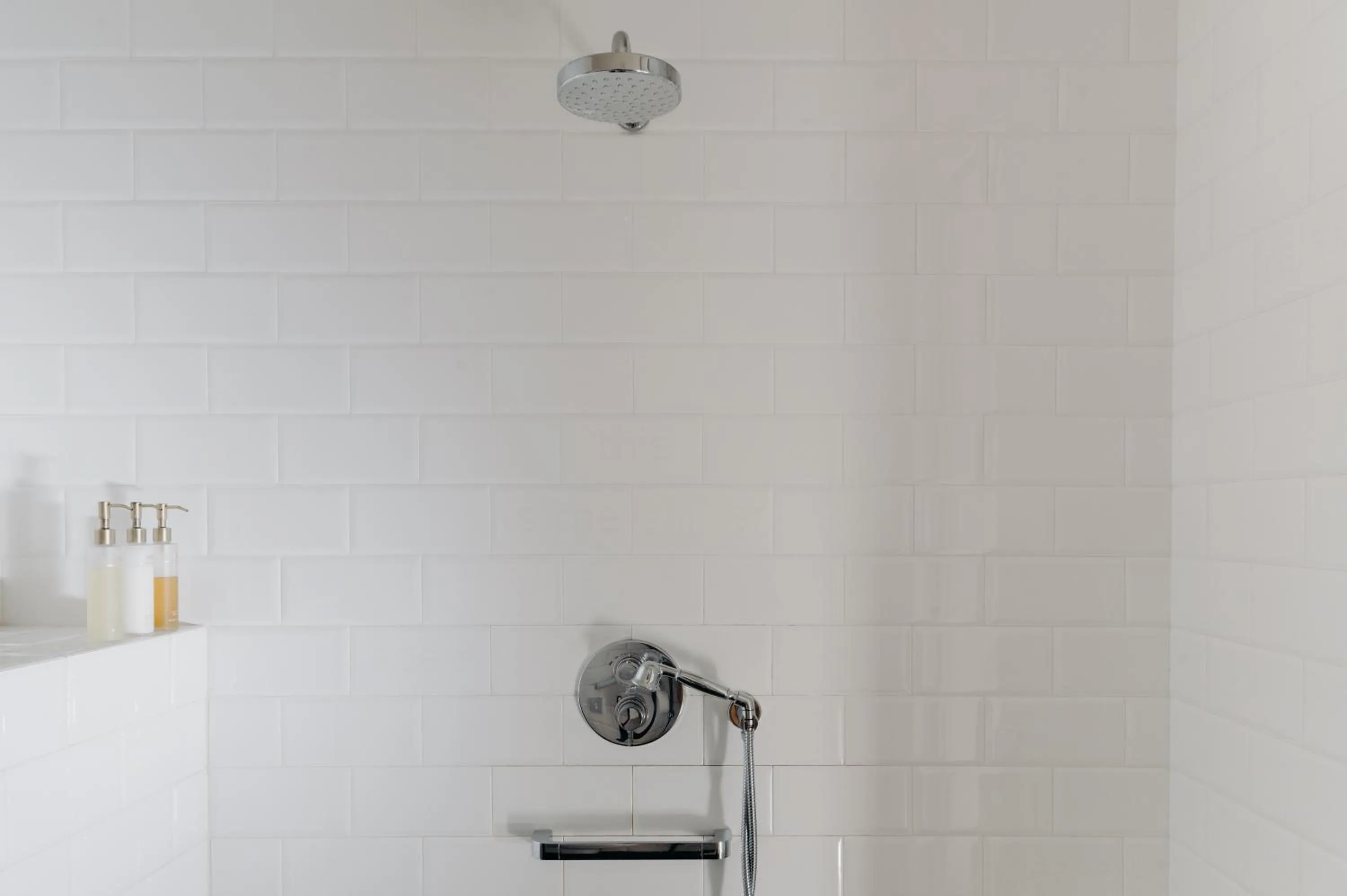 Shower in Hôtel Domaine de Biar