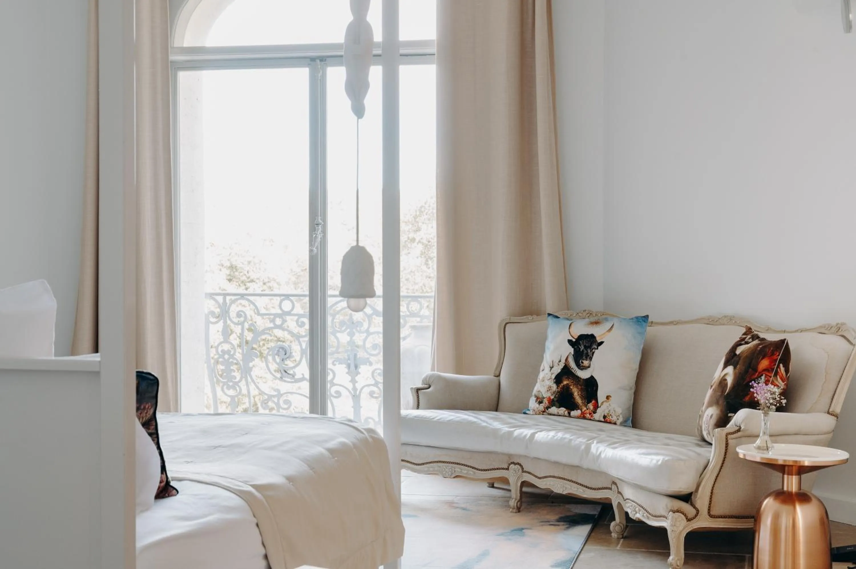 Living room, Bed in Hôtel Domaine de Biar