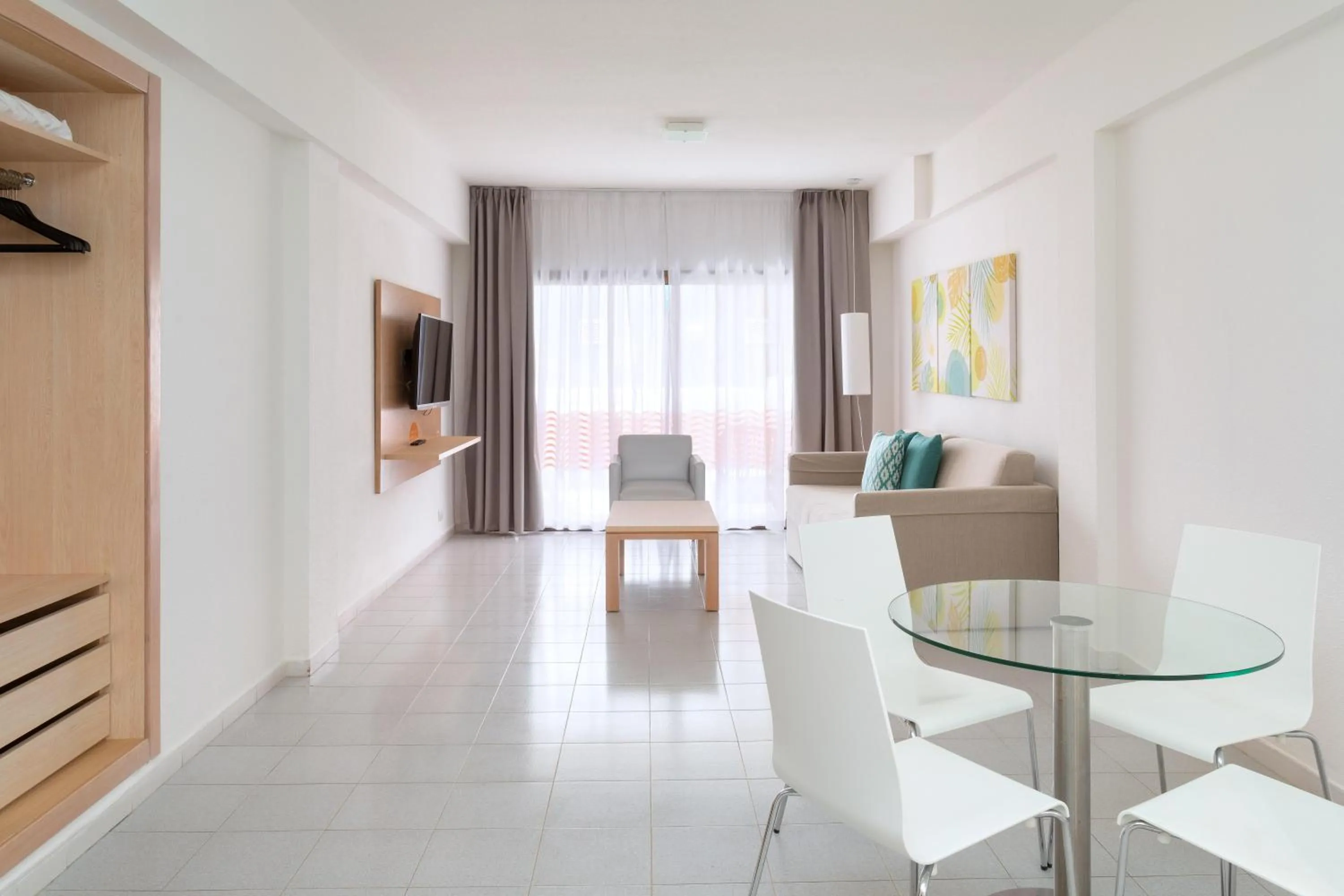 Photo of the whole room in Tagoro Family & Fun Costa Adeje