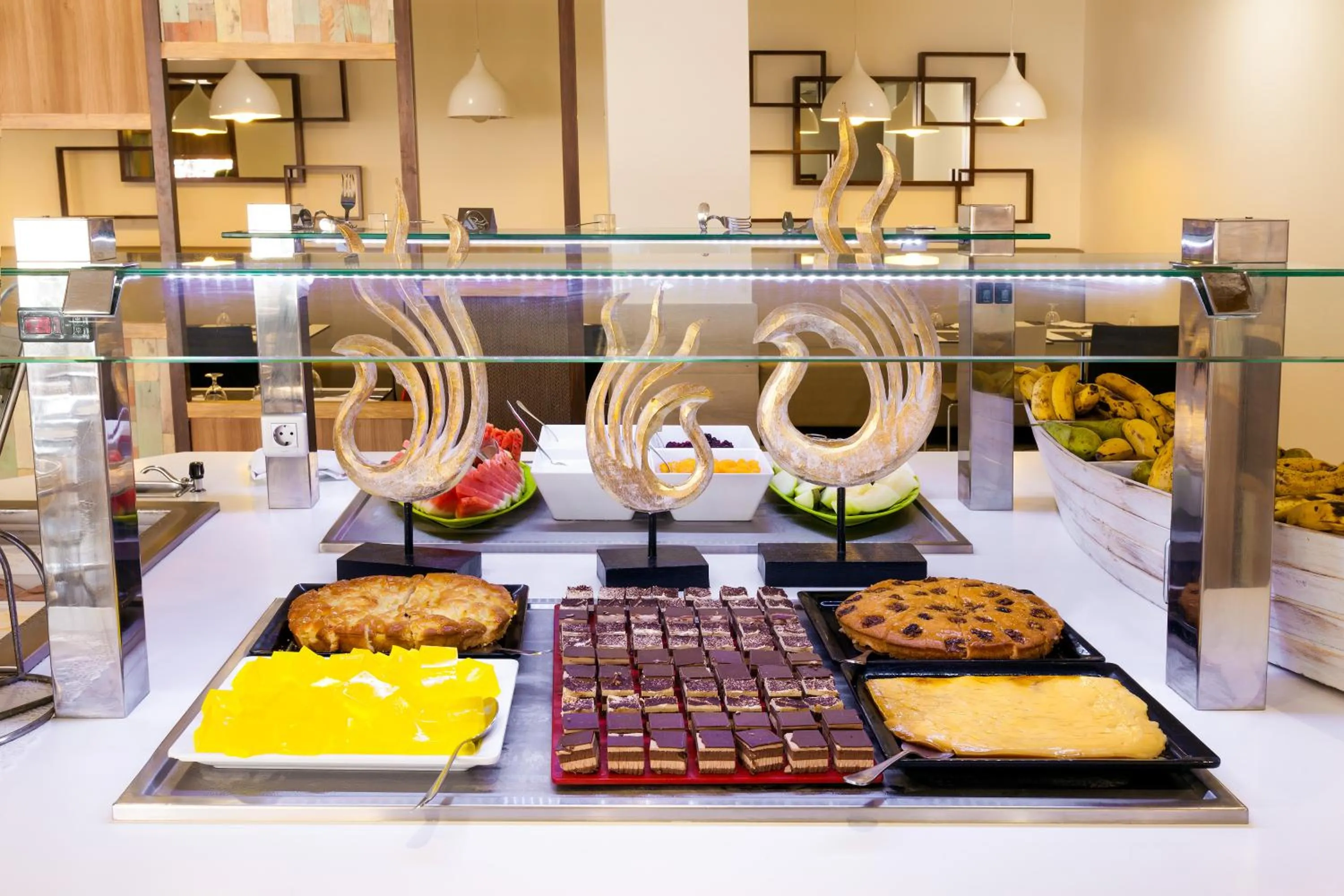 Restaurant/places to eat in Tagoro Family & Fun Costa Adeje