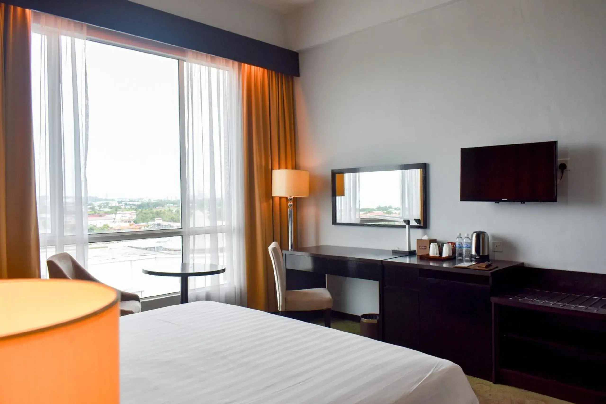 Deluxe Seaview - Complimentary Airport Pickup in Pan Borneo Hotel Kota Kinabalu Deluxe Seaview - Complimentary Airport Pickup in Pan Borneo Hotel Kota Kinabalu