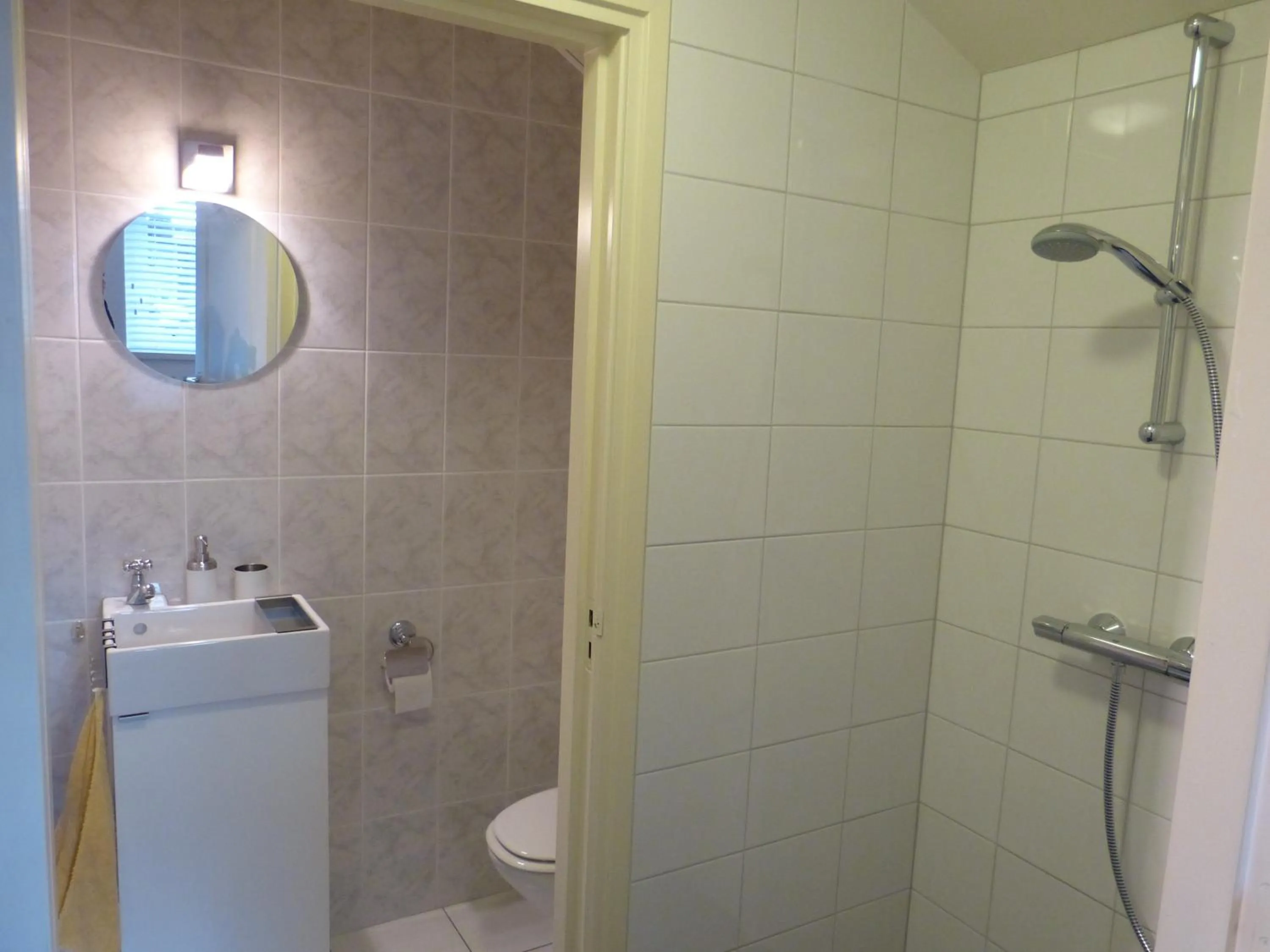 Bathroom in B&B Oostrik