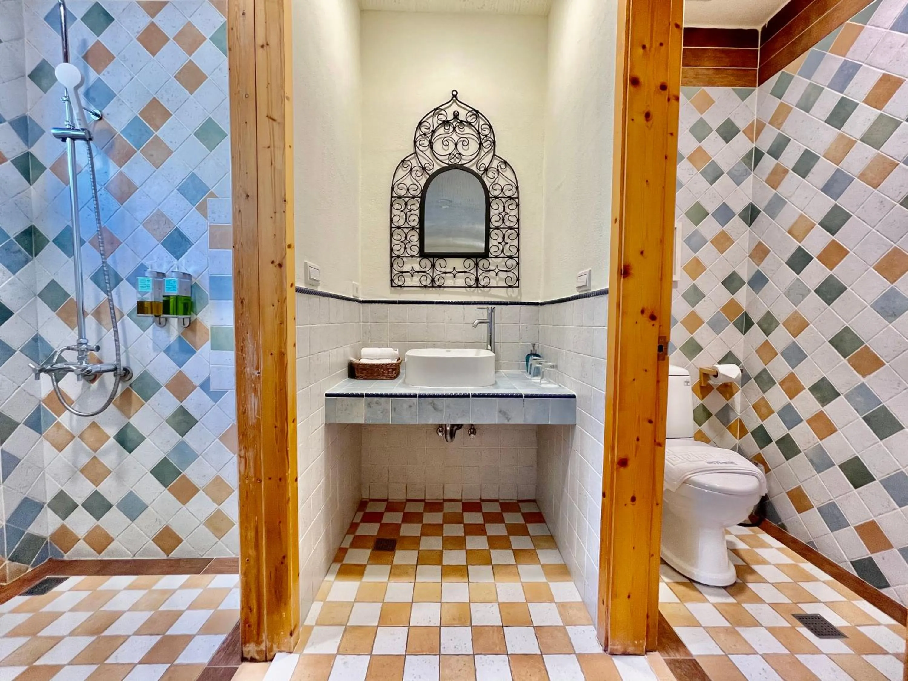 Shower in SpoonDrift Hostal Kenting