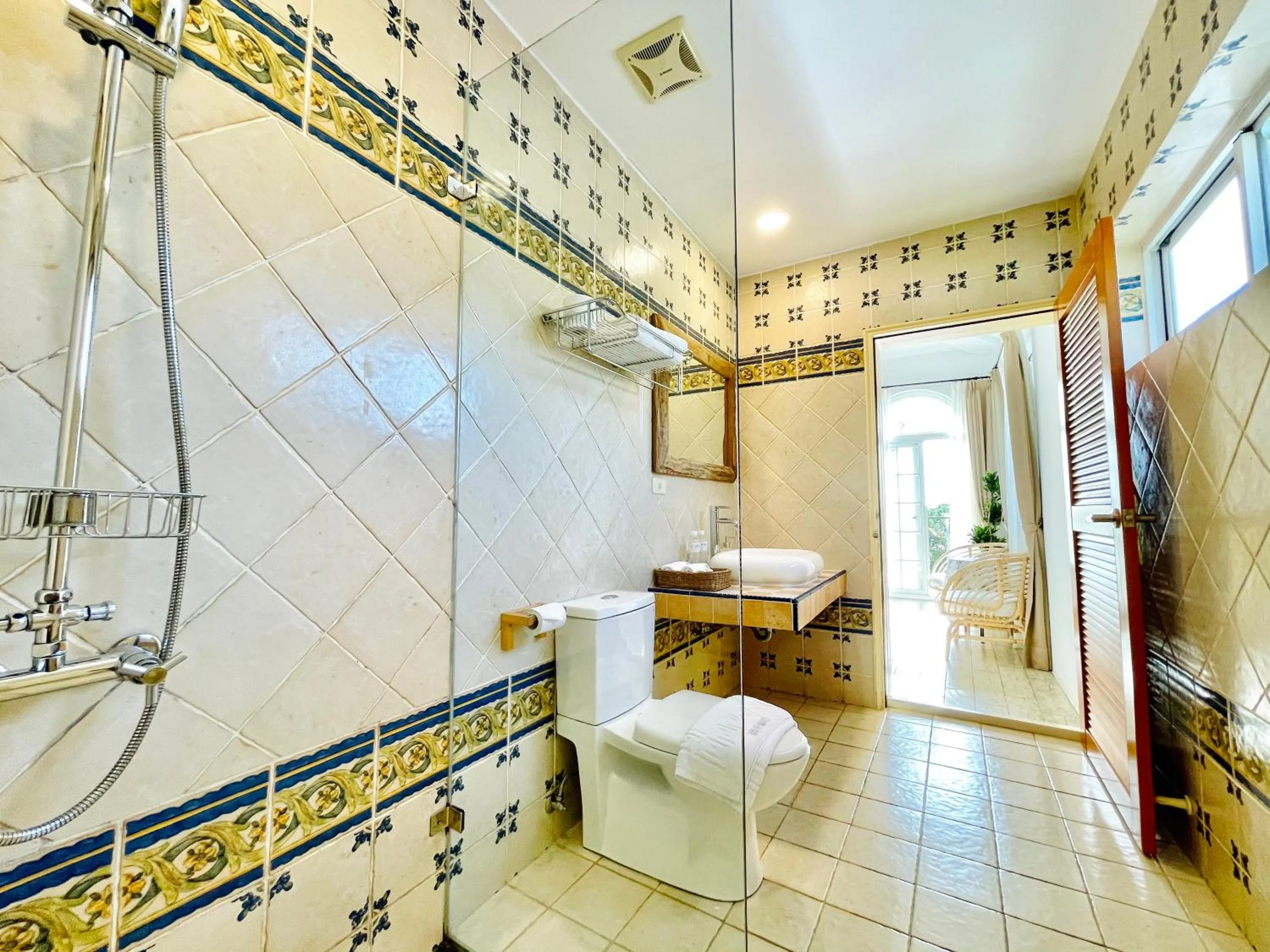 Bathroom in SpoonDrift Hostal Kenting