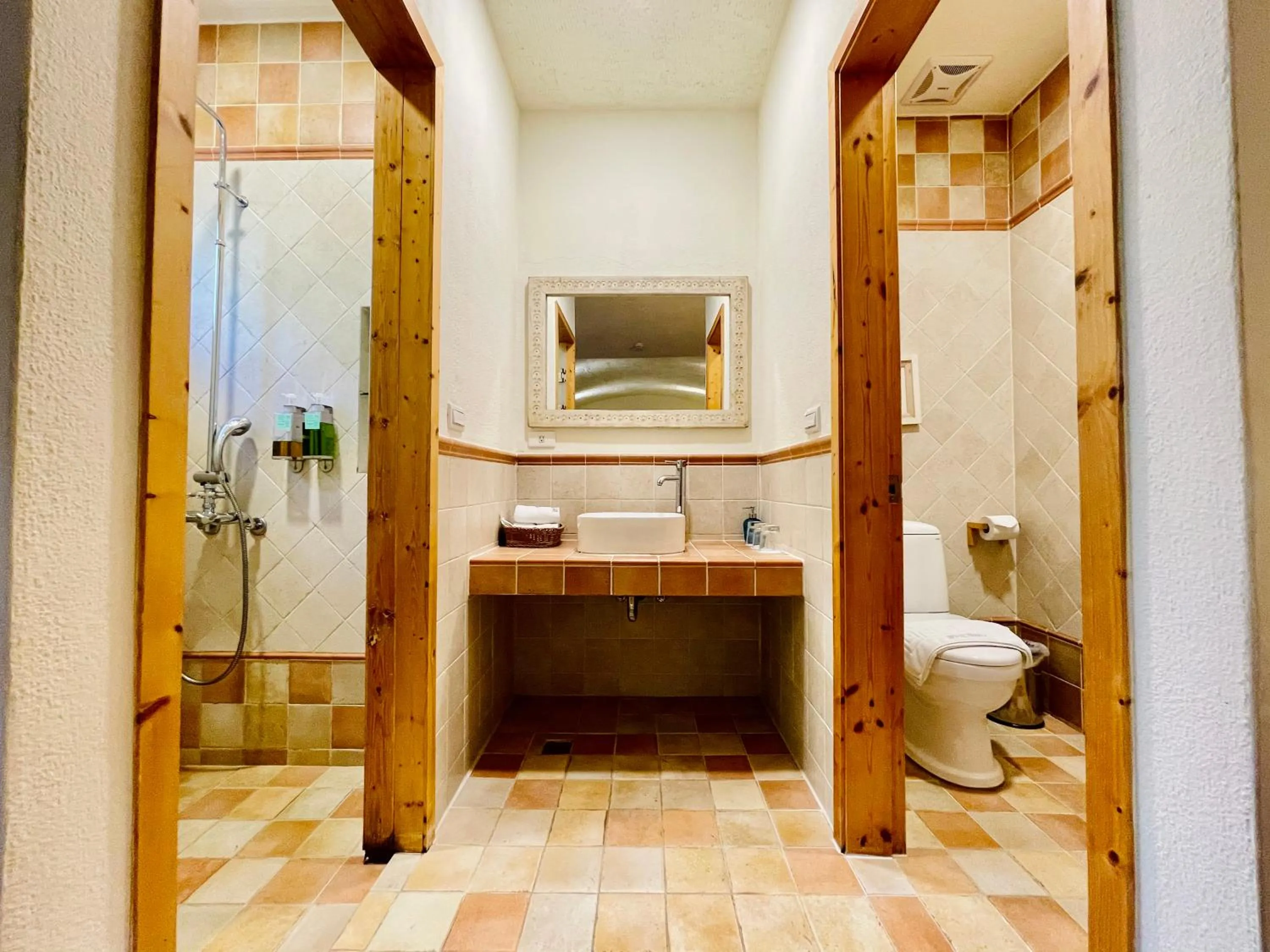 Shower in SpoonDrift Hostal Kenting