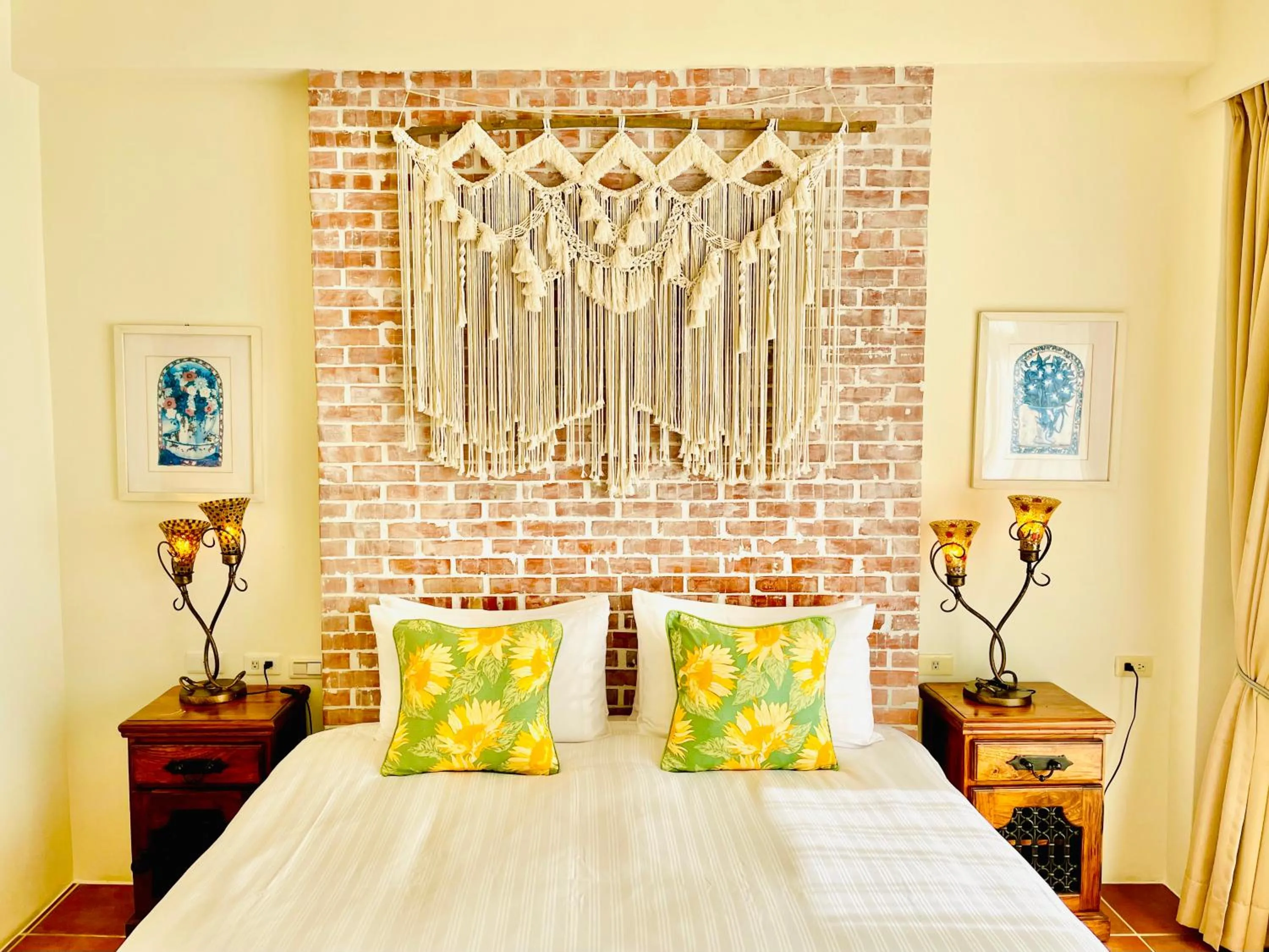 Bed in SpoonDrift Hostal Kenting