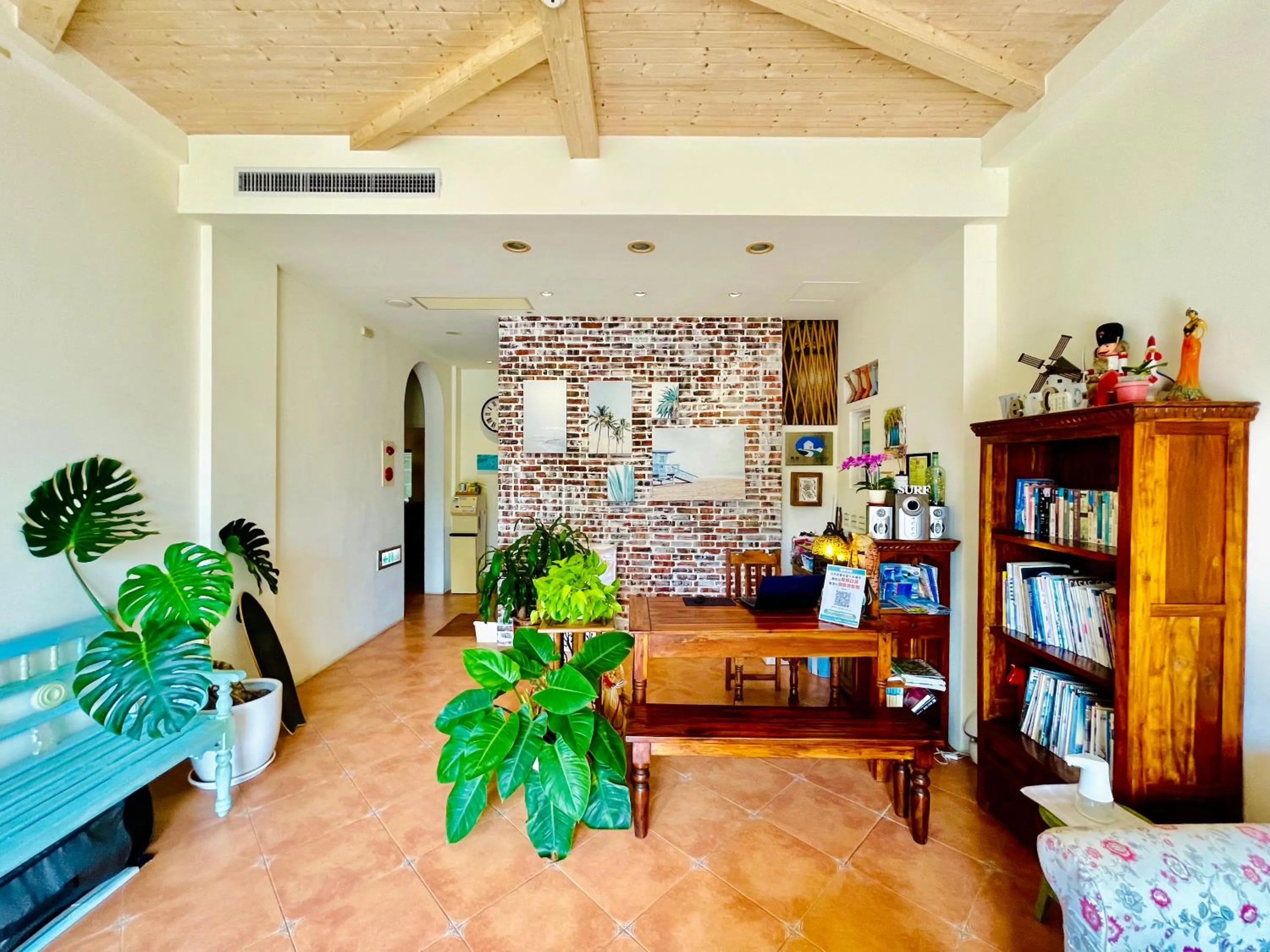 Living room in SpoonDrift Hostal Kenting